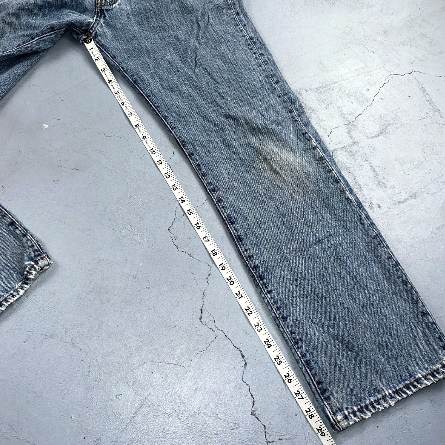 Levi's Levi's 501 Levi's Jeans Vintage 501 Straight Jeans Blue Light Wash 33x30 Mens Regular Jeans 90s Vintage Size US 33 - 5 Thumbnail