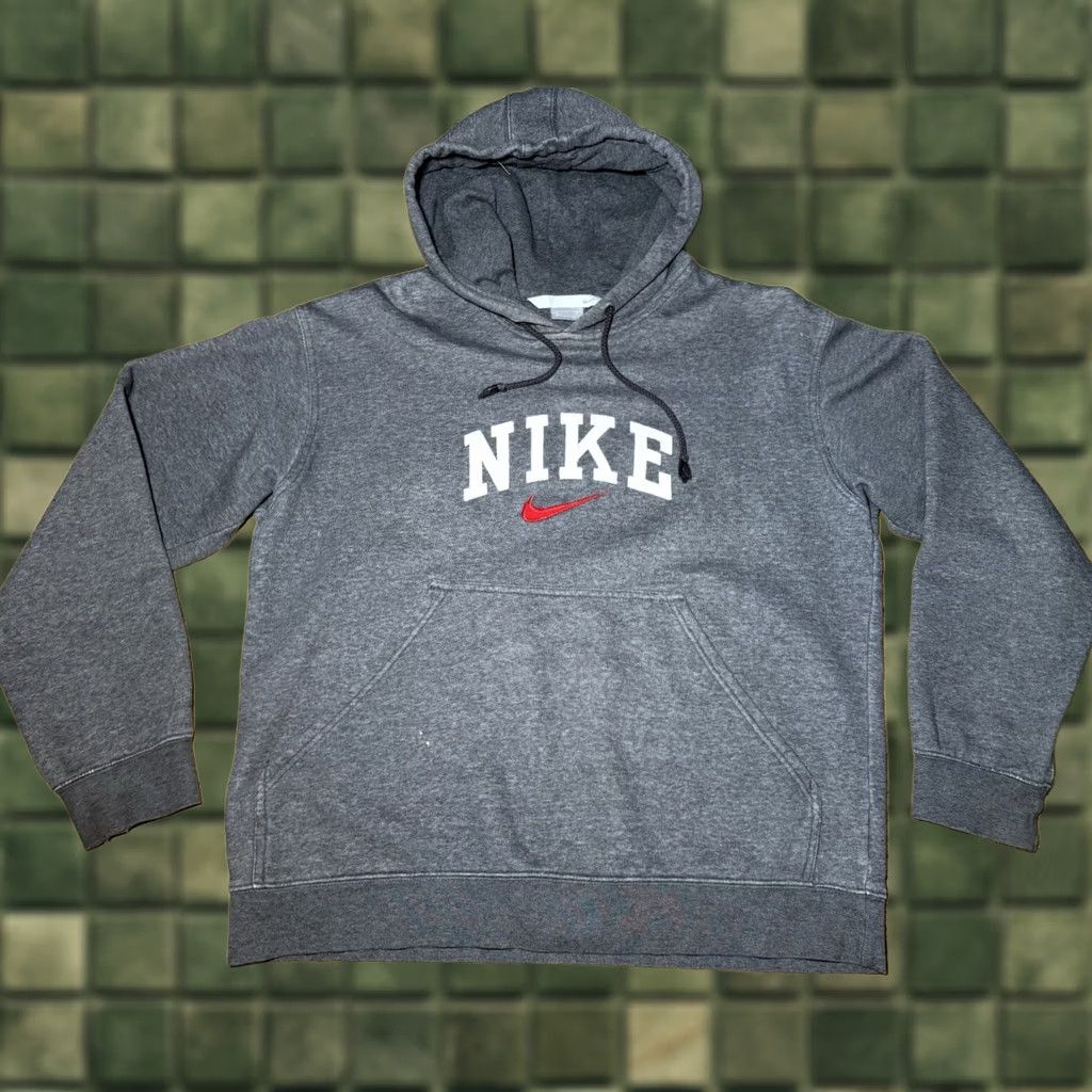 Nike VINTAGE Nike Hoodie Mens Small Gray Tag Sweatshirt Center Swoosh Y2K Spellout Sports Shirt Size US S / EU 44-46 / 1 - 1 Thumbnail