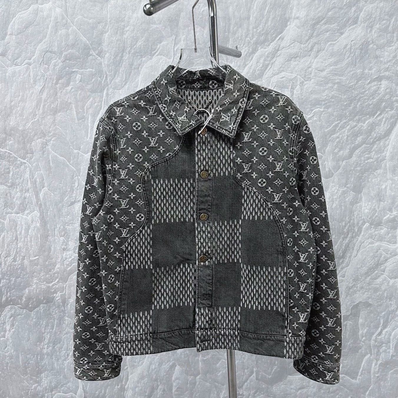 Louis Vuitton louis vuitton nigo full print denim jacket Size US L / EU 52-54 / 3 - 1 Thumbnail