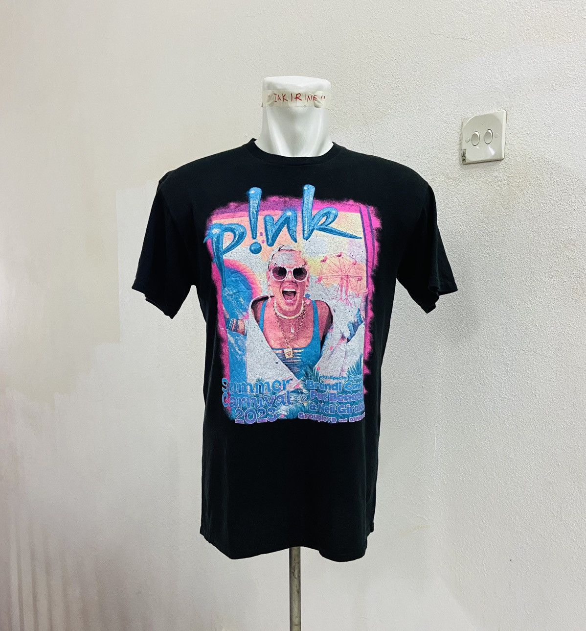 Band Tees PINK SUMMER CARNIVAL 2023 Size US M / EU 48-50 / 2 - 3 Thumbnail