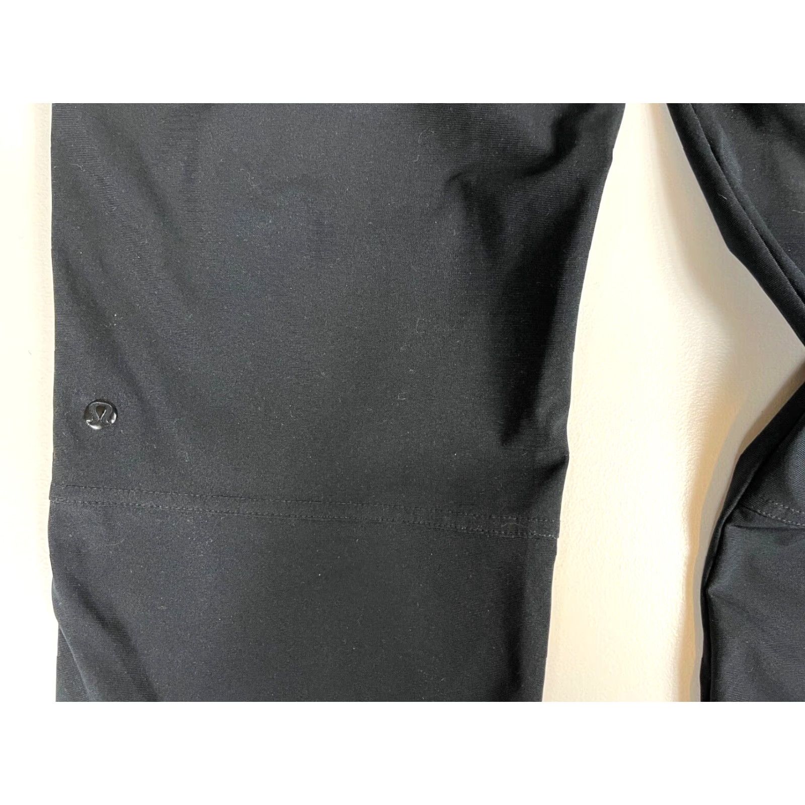 Lululemon Lululemon Men’s Chino Pants Black 34x33 Flat Front Straight Leg Belt Loops Pockets Vented 33 Inseam Regular Fit Size Type: Regular Pants Size US 34 / EU 50 - 7 Thumbnail