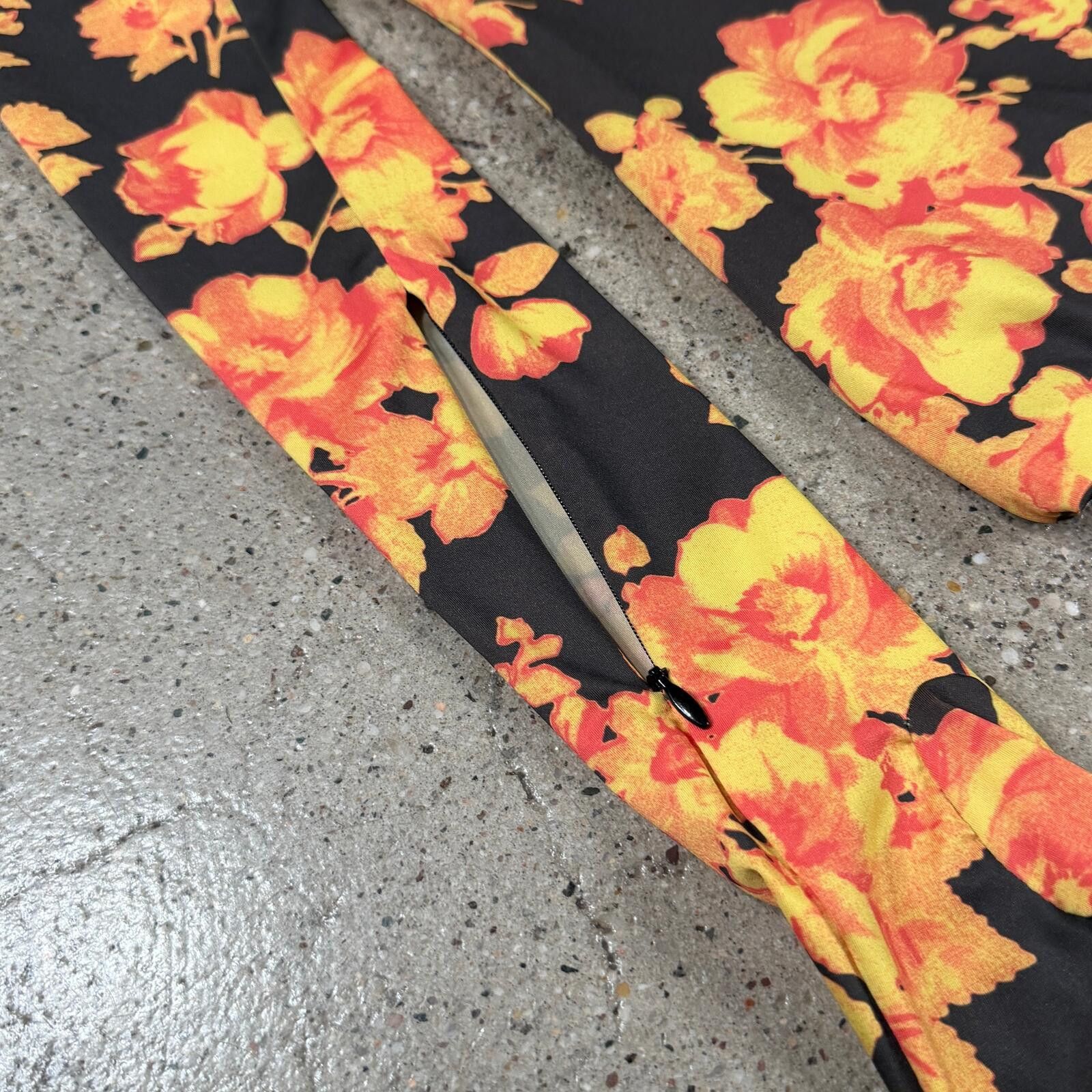 Vetements Vetements Acid Flower Gloved LS Size US S / EU 44-46 / 1 - 7 Thumbnail