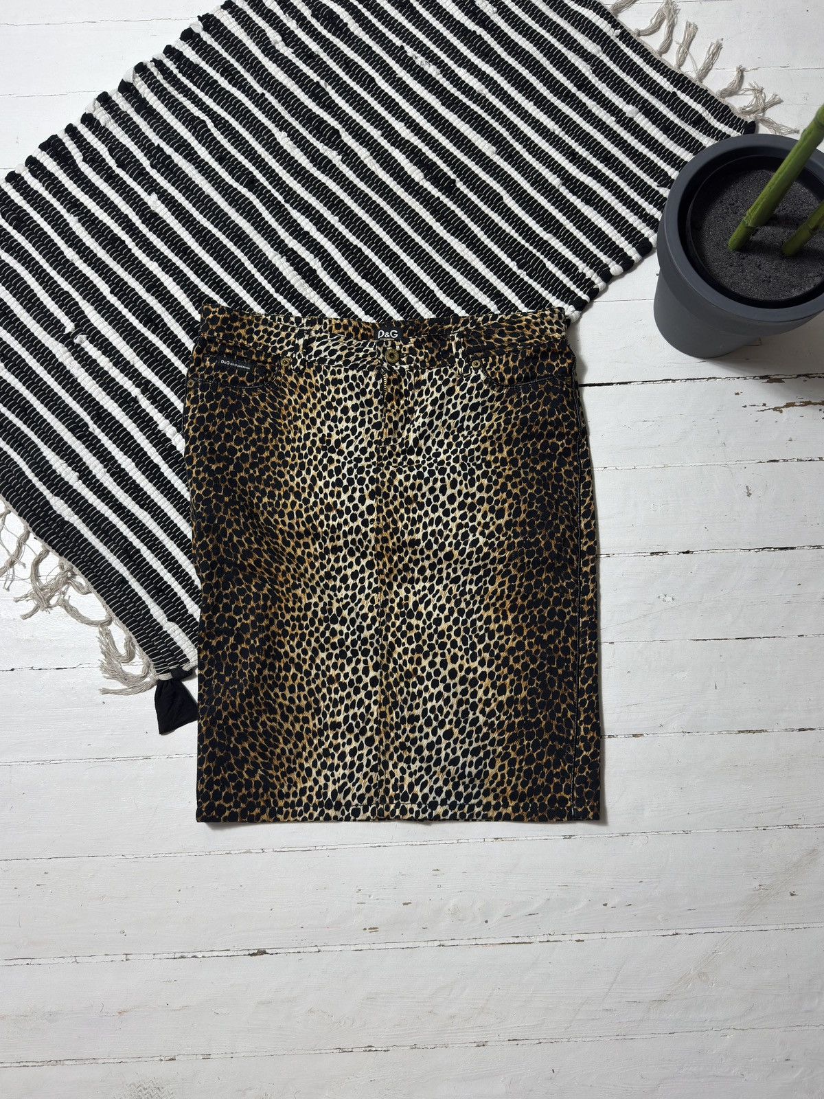Dolce & Gabbana VINTAGE DOLCE&GABBANA LEOPARD ANIMAL PRINTED MIDI SKIRT Size 27" / US 4 / IT 40 - 1 Thumbnail