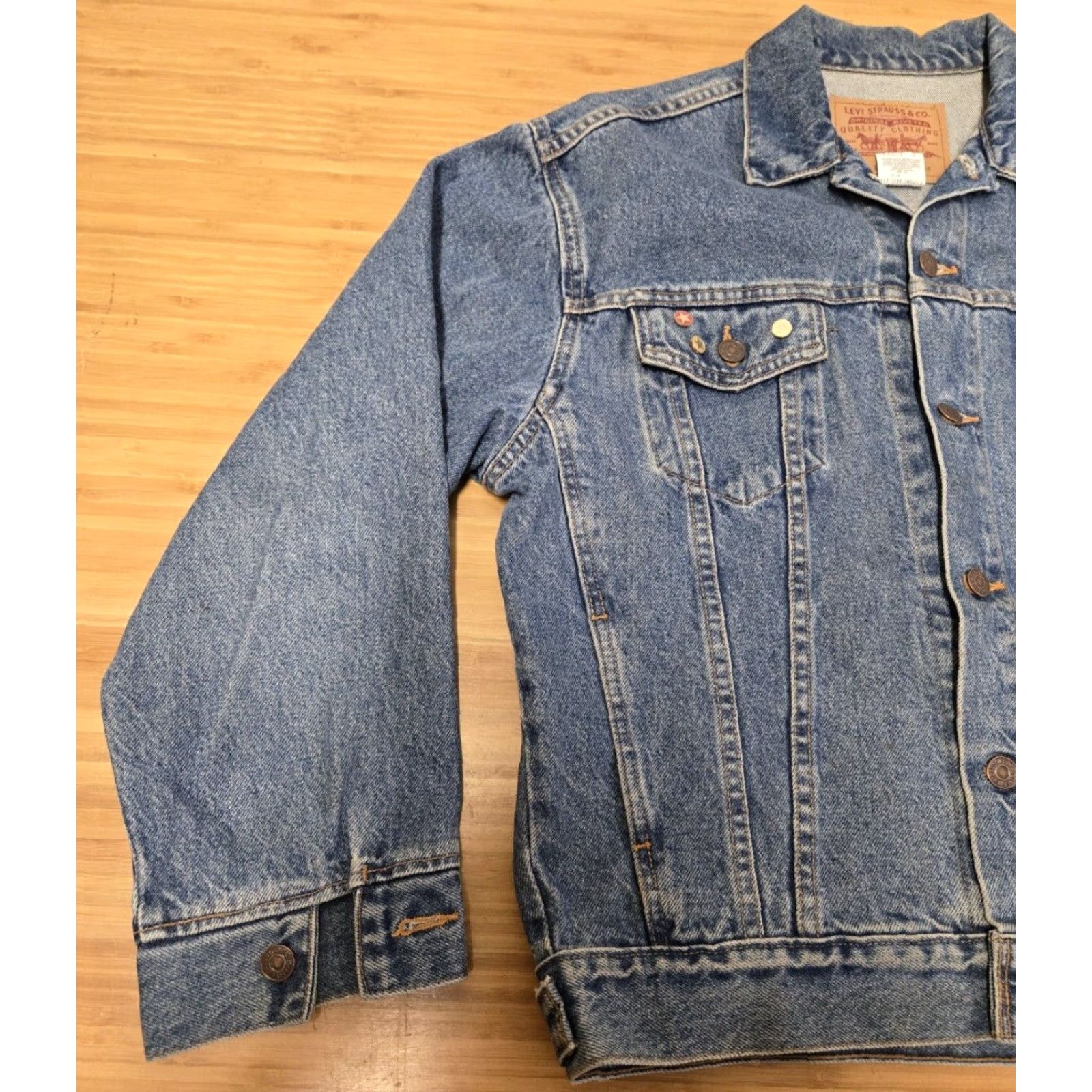 Denime VINTAGE Levi Strauss Trucker Denim Jacket Womens 16/18 Large Regular Blue Denim Full Button Jacket with Logo Spell Out Size 36" / US 14 / IT 50 - 4 Thumbnail