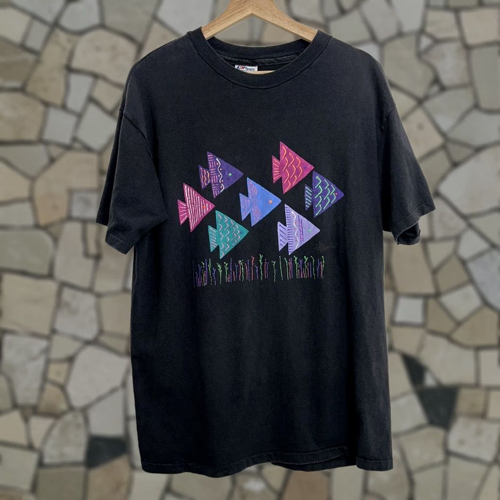 Hanes VINTAGE Triangle Fish Art Tee Black T-Shirt 90s USA Made XL Men Size US XL / EU 56 / 4 - 1 Thumbnail