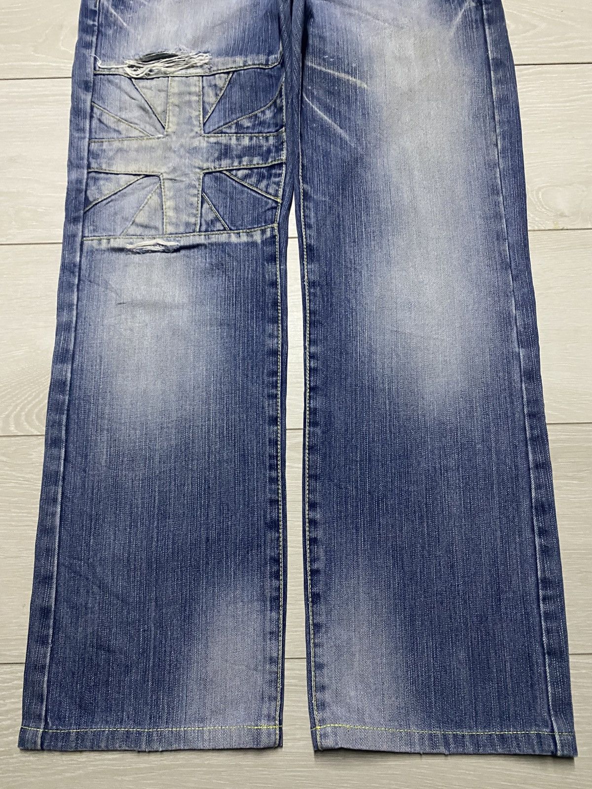 Authentic Pigment Vintage Authentic Urban Craft 12Ons Denim Cross Emroidered Size US 33 - 5 Thumbnail