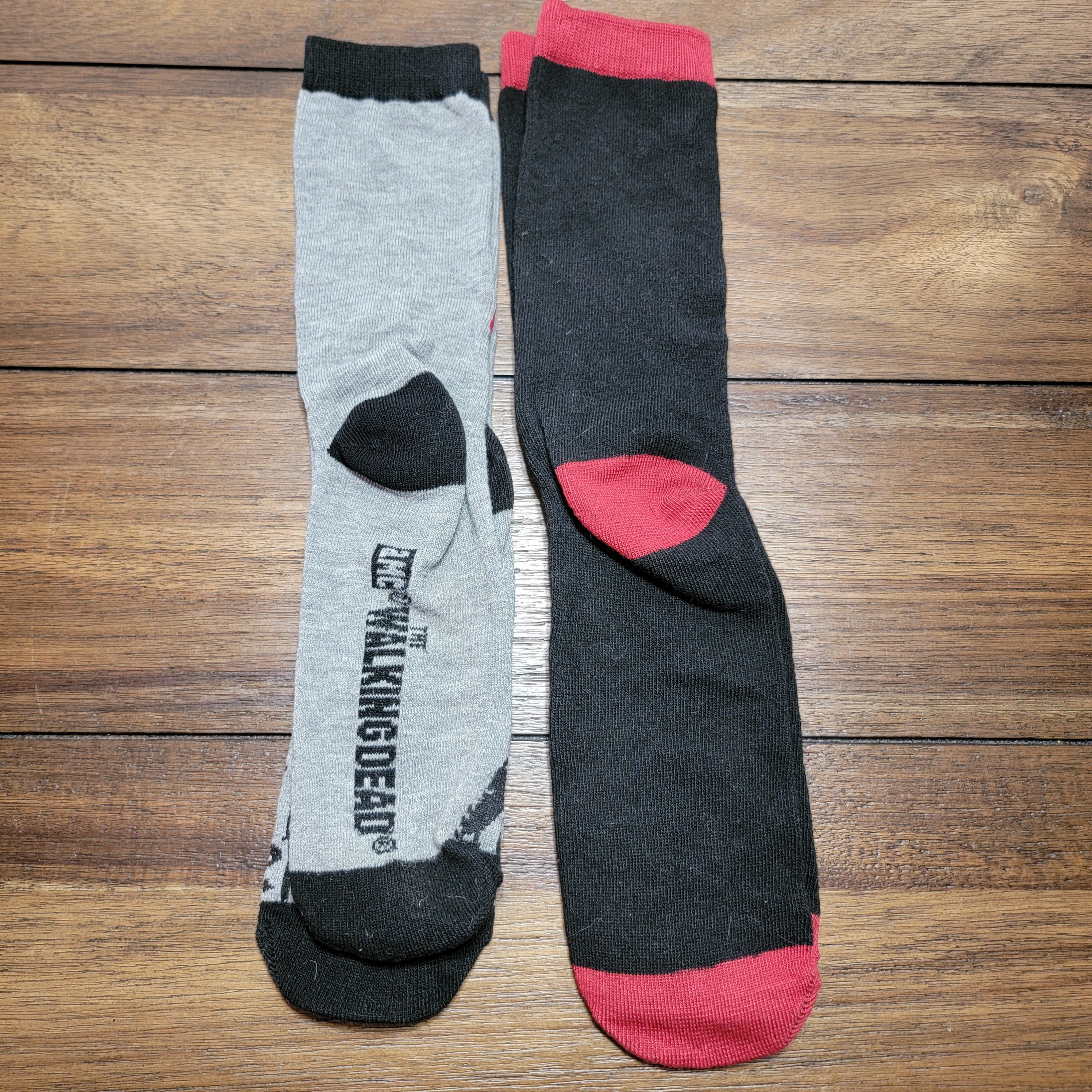 Other 2 Pair AMC Walking Dead Crew Socks -OSFM NWT Size ONE SIZE - 2 Thumbnail