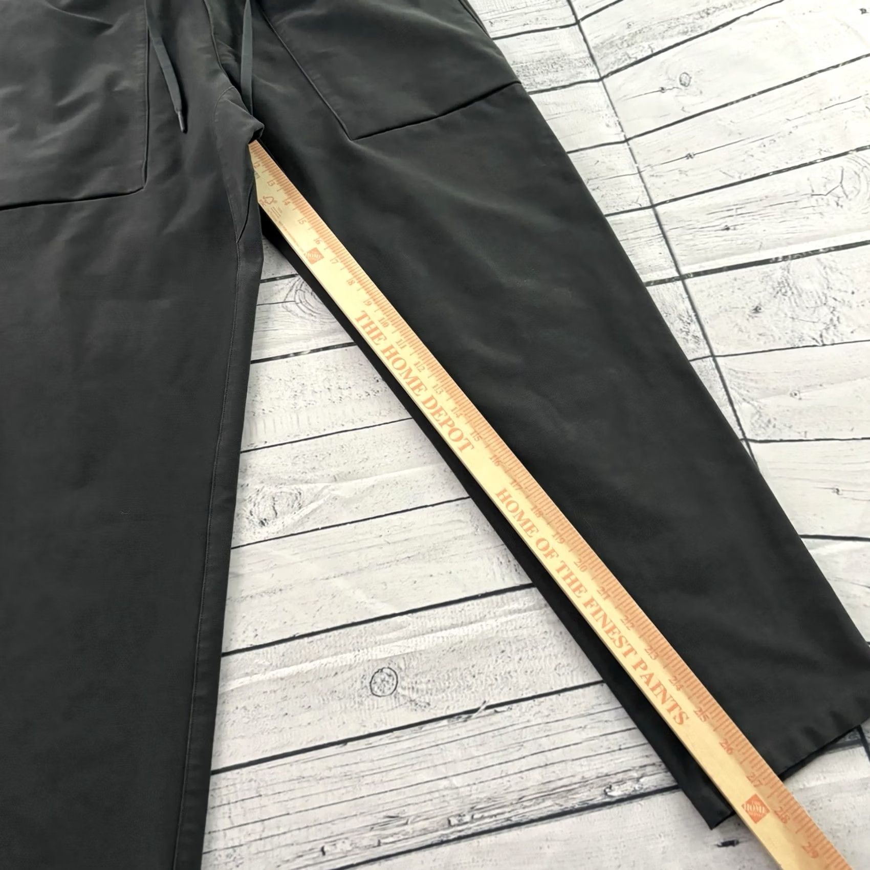 Lululemon Lululemon Bowline Pant Utilitech Fabric Casual Flat Front Pants Men's L Gray Size US 33 - 2 Thumbnail