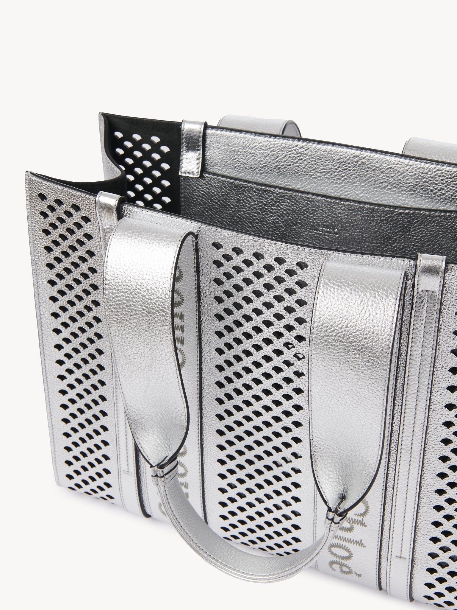 Chloe o1loc1c1224 Size: OS / CHC24 Woody Medium Tote Bag in Silver Size ONE SIZE - 5 Thumbnail