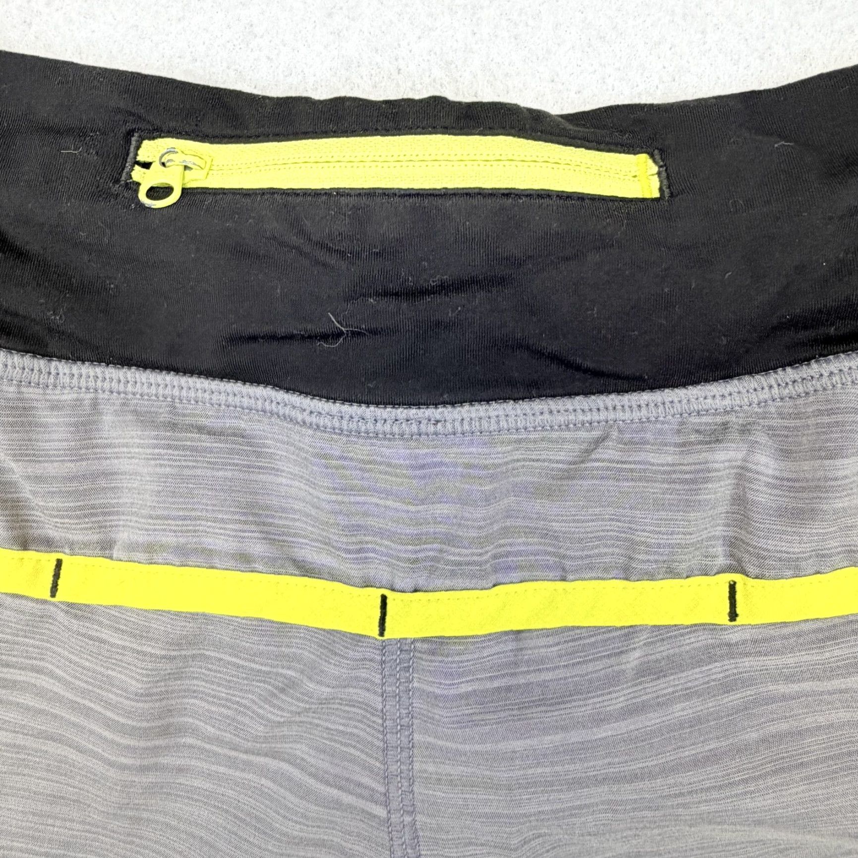 Lululemon Lululemon Shorts Womens M Gray Stripe Speed 2.5 Inseam Neon Trim Running Women's Shorts Gray Stripe Inseam 2.5in Neon Trim Running Size 29" - 4 Thumbnail