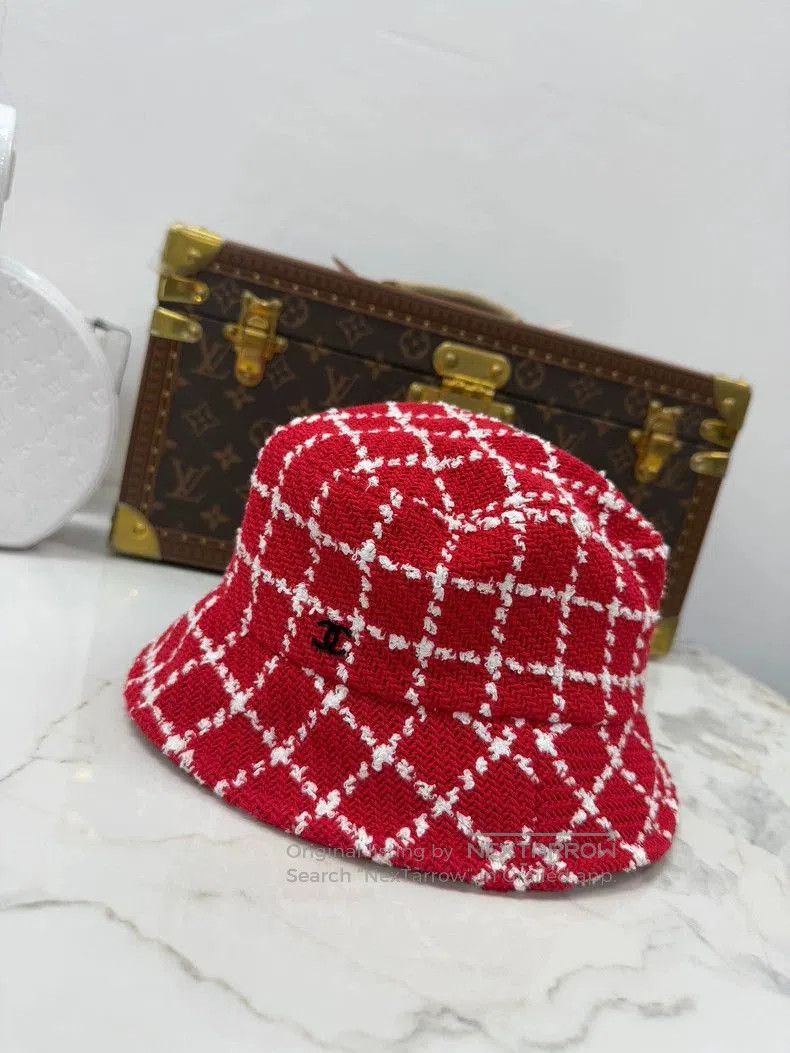 Chanel New Chanel Red Plaid Fisherman Hat. Size ONE SIZE - 2 Thumbnail
