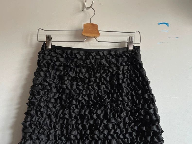 Comme des Garcons Comme des Garcons size M A long skirt with black ruffles a Size 23" - 2 Thumbnail