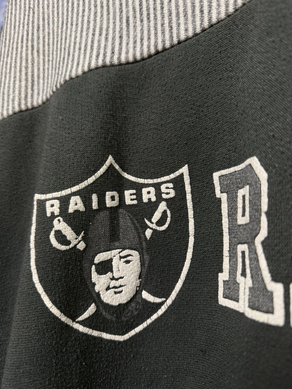 Vintage Vintage 1980’s NFL Raiders Hoodie Vtg Pullover Size Medium Size US M / EU 48-50 / 2 - 4 Thumbnail