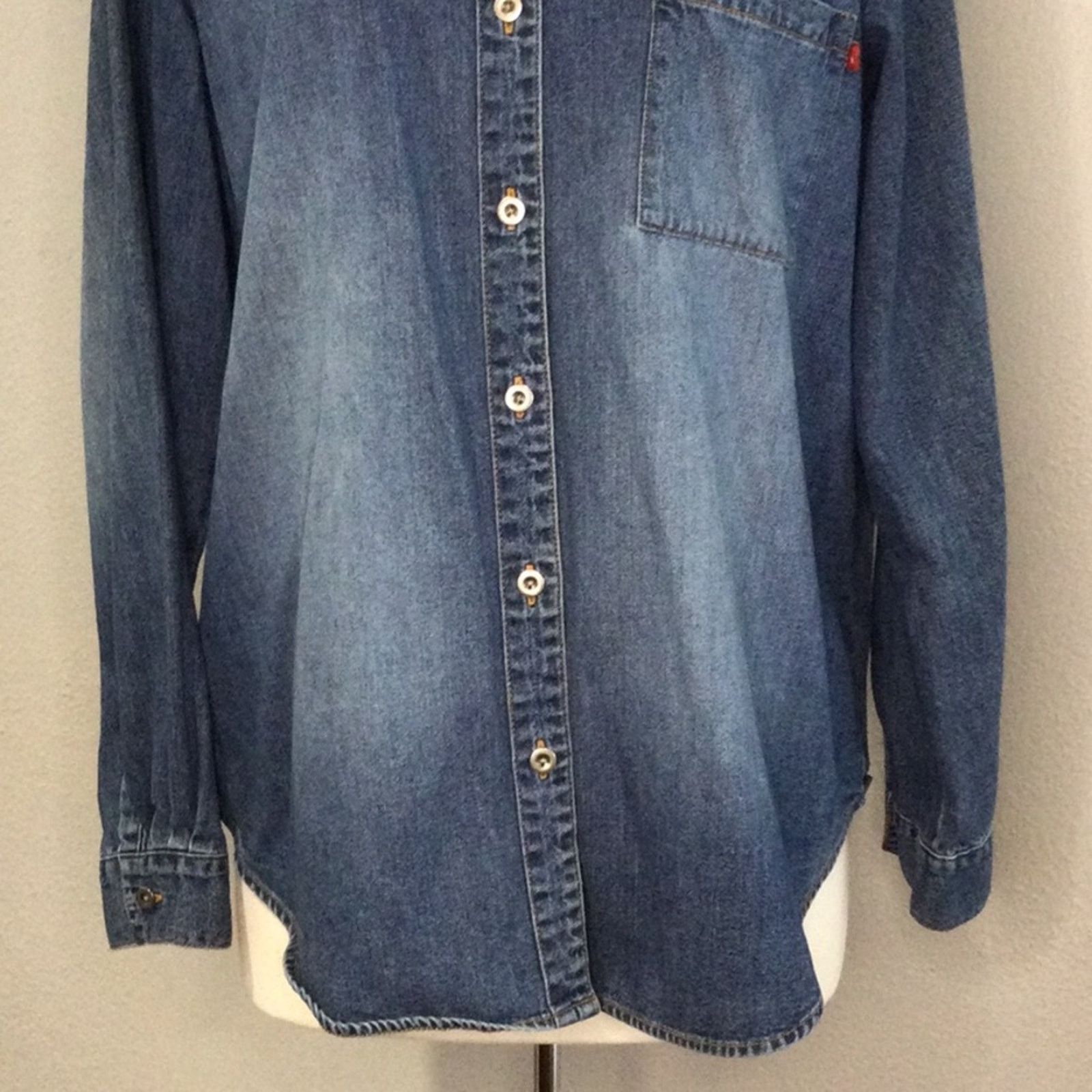 Chicos Chico’s Denim Pocket Full Button Front Shirt Size 2/L/12 Size L / US 10 / IT 46 - 3 Thumbnail