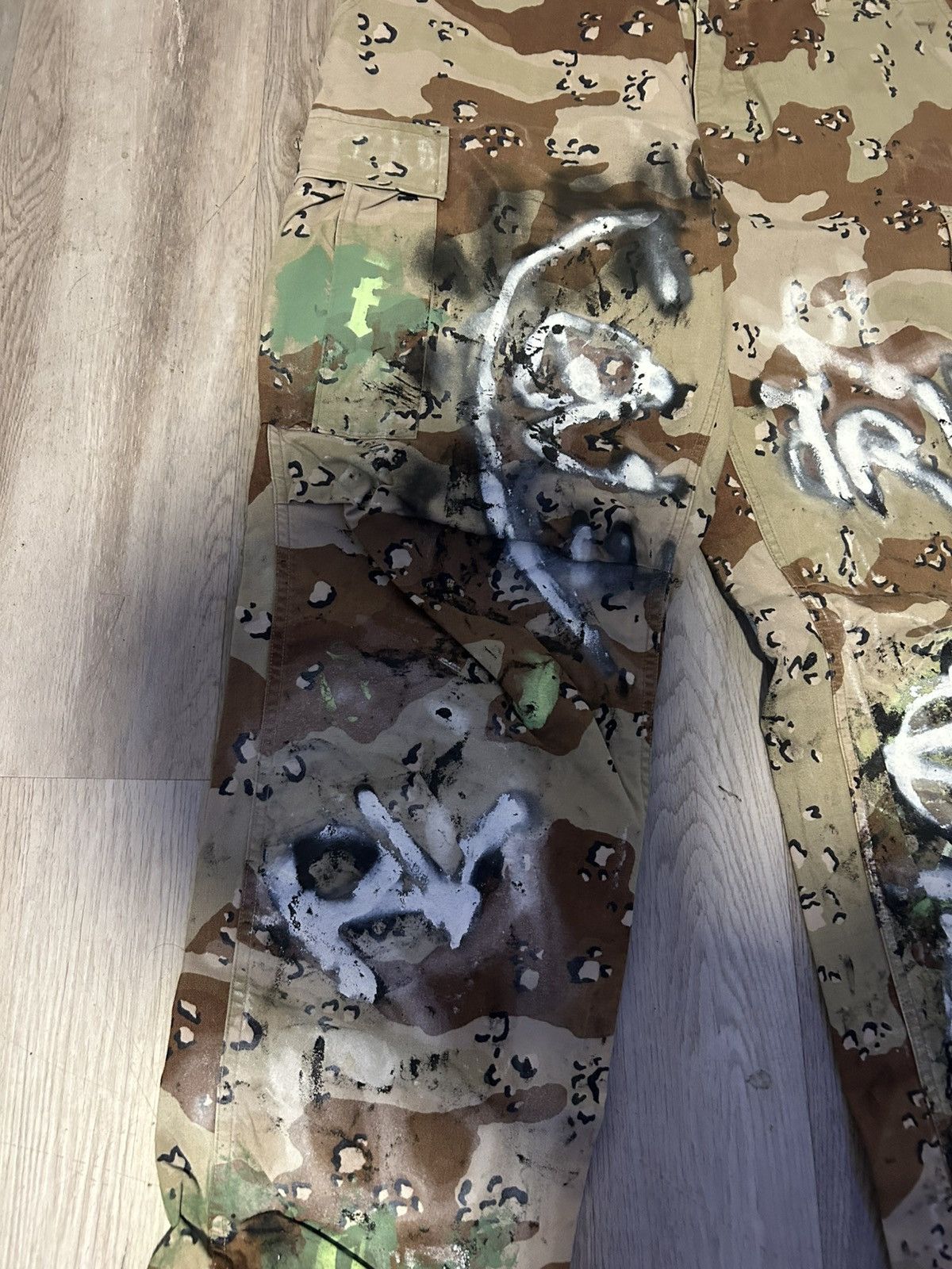 Other RALA DESSERT MILITARY CAMO GRAFFITI FITS LIKE 40 Size US 40 / EU 56 - 2 Thumbnail