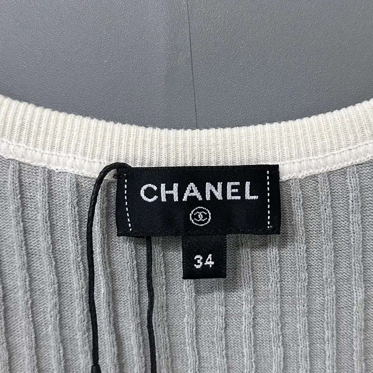 Chanel gray cashmere knit tank top by Chanel. Size XS / US 0-2 / IT 36-38 - 5 Thumbnail