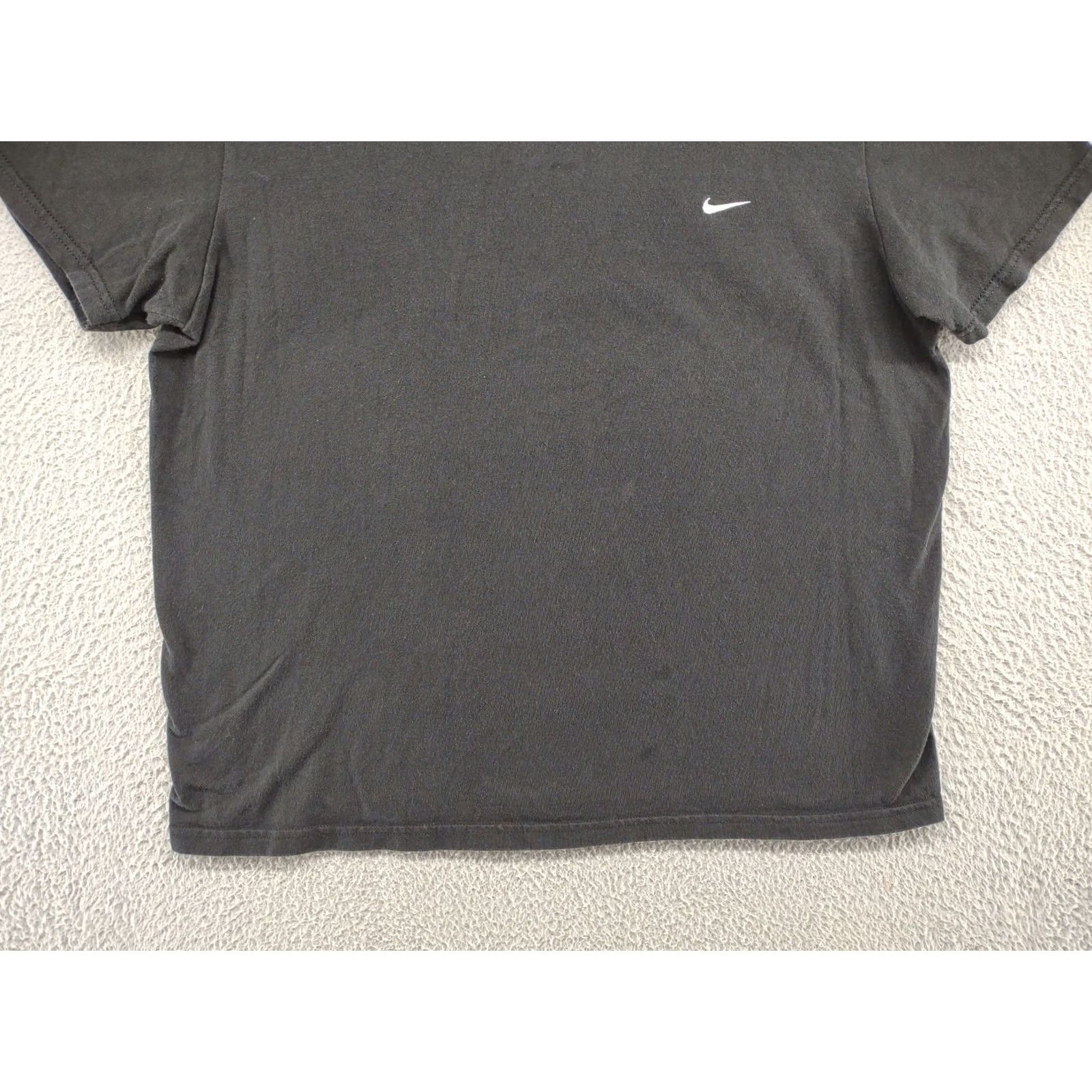 Nike VINTAGE Nike 90's Made in USA Small Embroidered Logo T-Shirt XL Men Size US XL / EU 56 / 4 - 3 Thumbnail