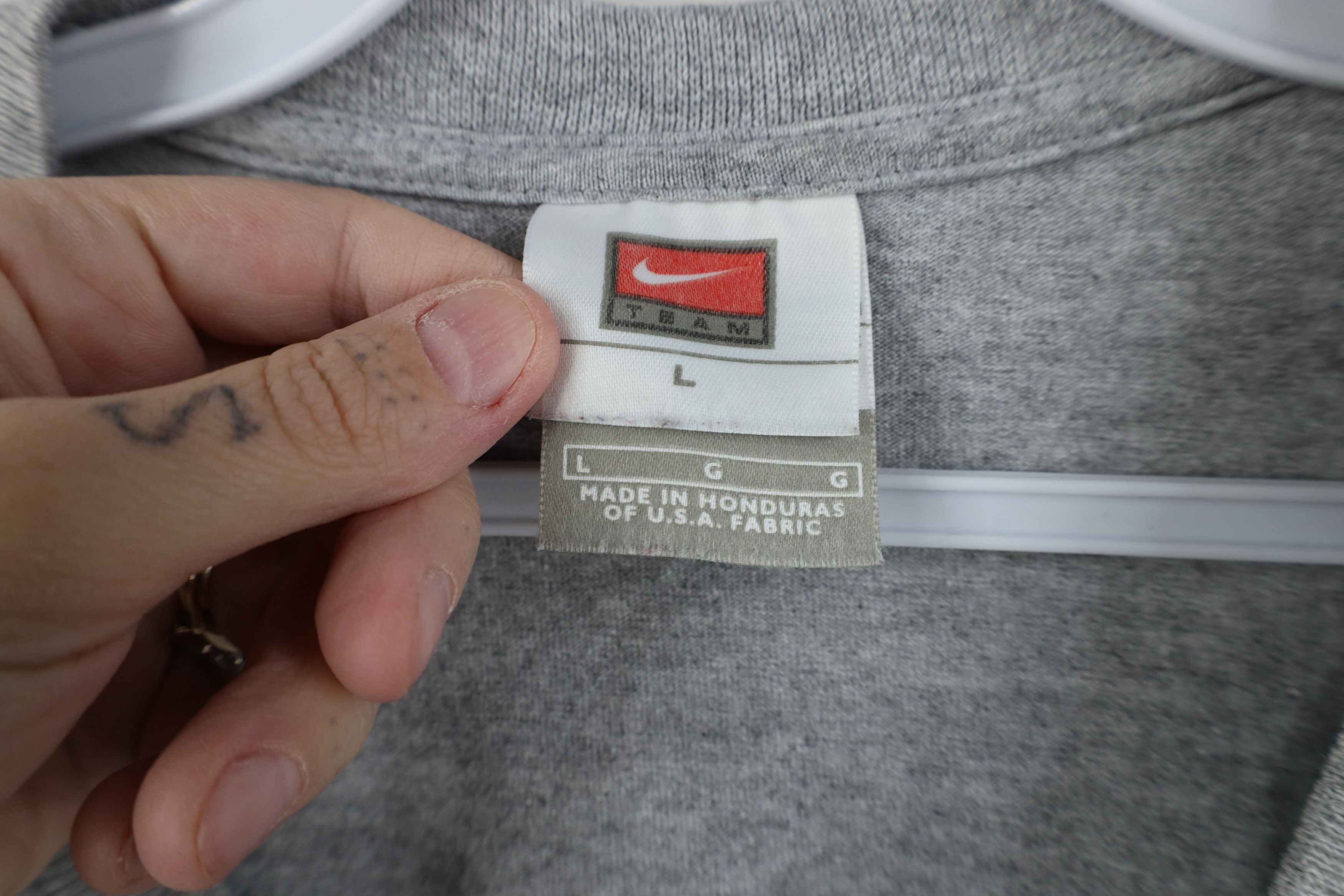 Nike Vintage Nike Swoosh Ohio State University T-Shirt Gray Size US L / EU 52-54 / 3 - 7 Thumbnail