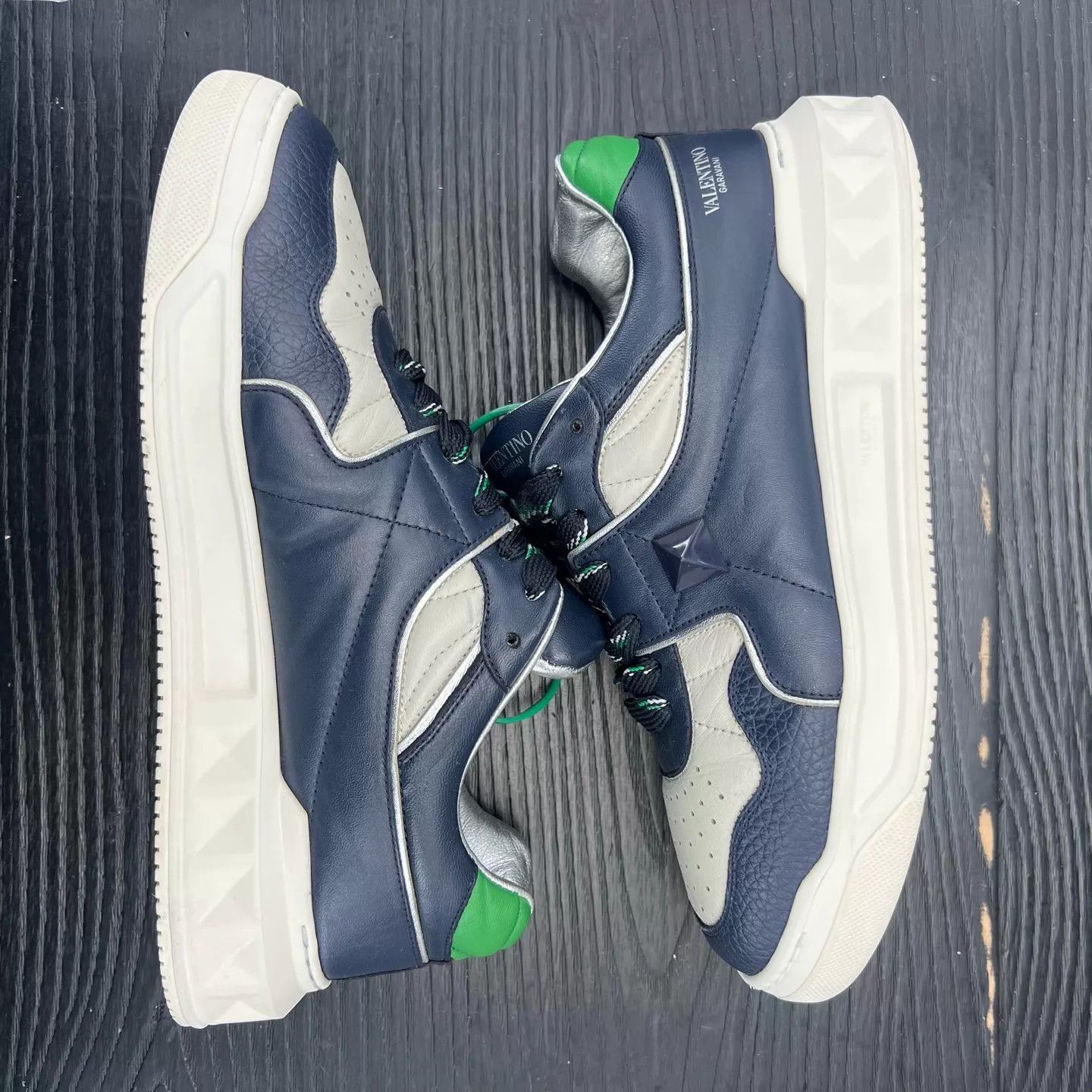 Valentino Valentino One Stud Blue White Green 41 Near Mint Size US 8 / EU 41 - 2 Thumbnail