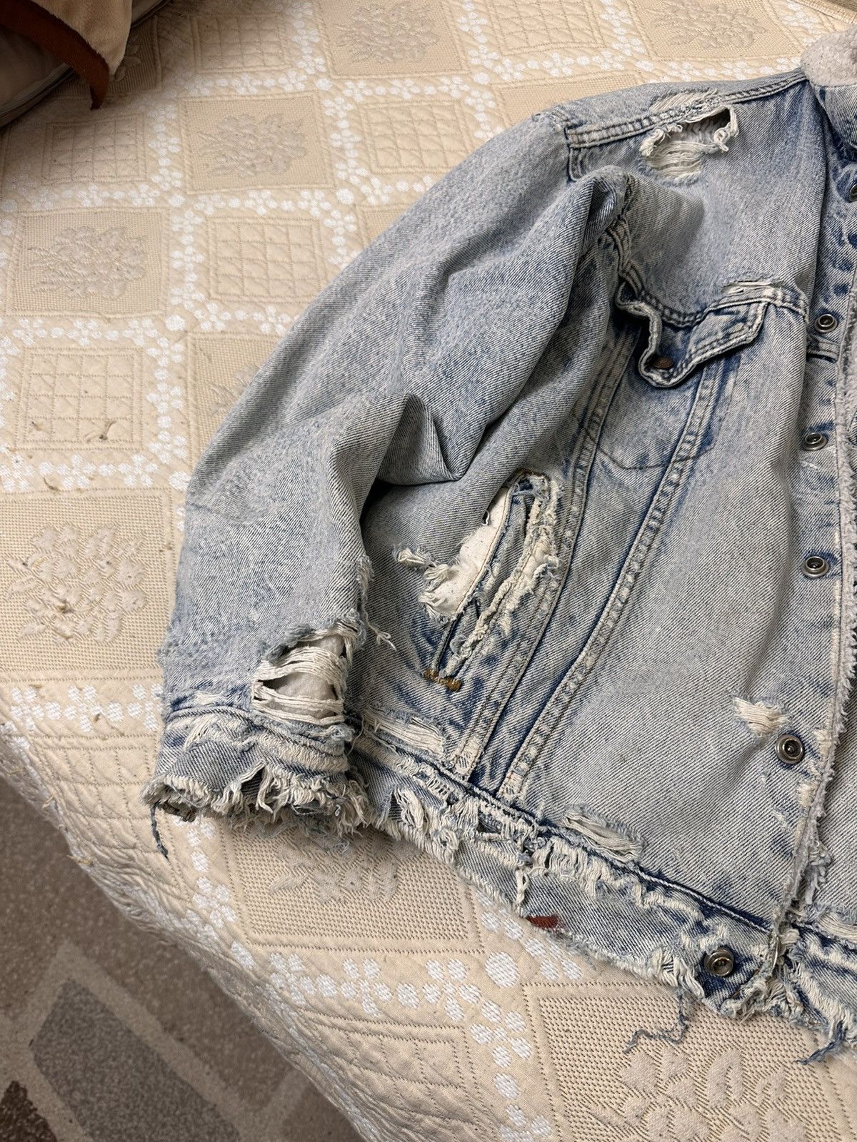 Levi's 🔥 Levis Vintage Trashed Distressed Sherpa Trucker Jacket Size US L / EU 52-54 / 3 - 3 Thumbnail