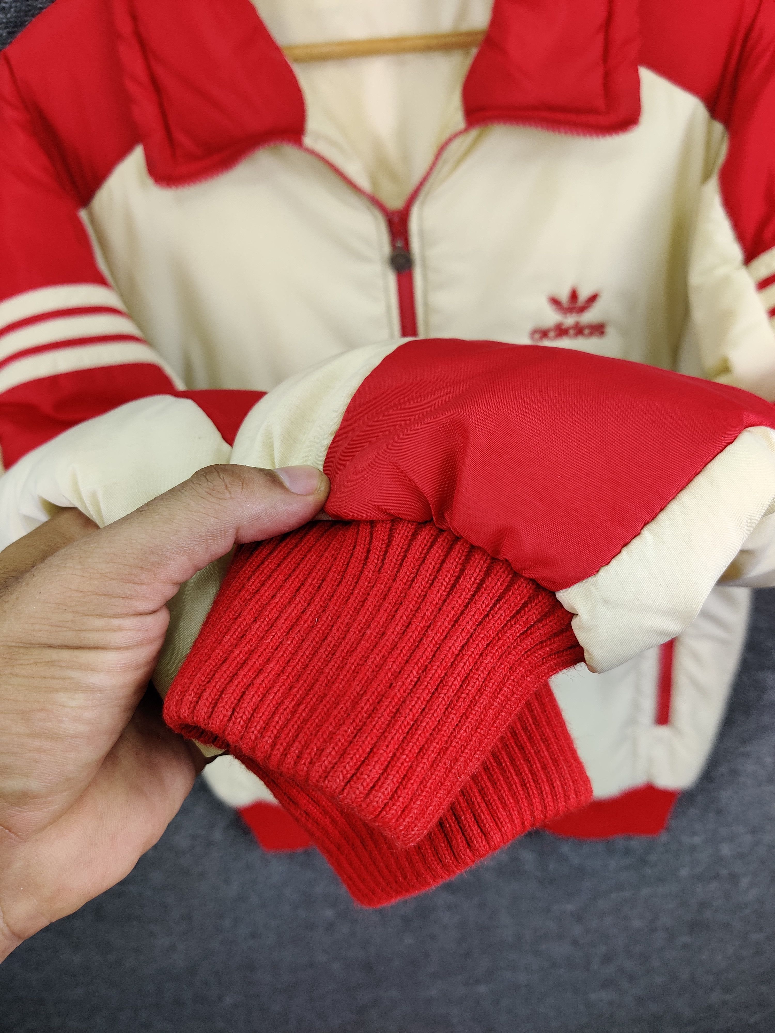 Adidas Vintage 80s Adidas Trefoil Red Puffer Jacket Size US L / EU 52-54 / 3 - 11 Thumbnail