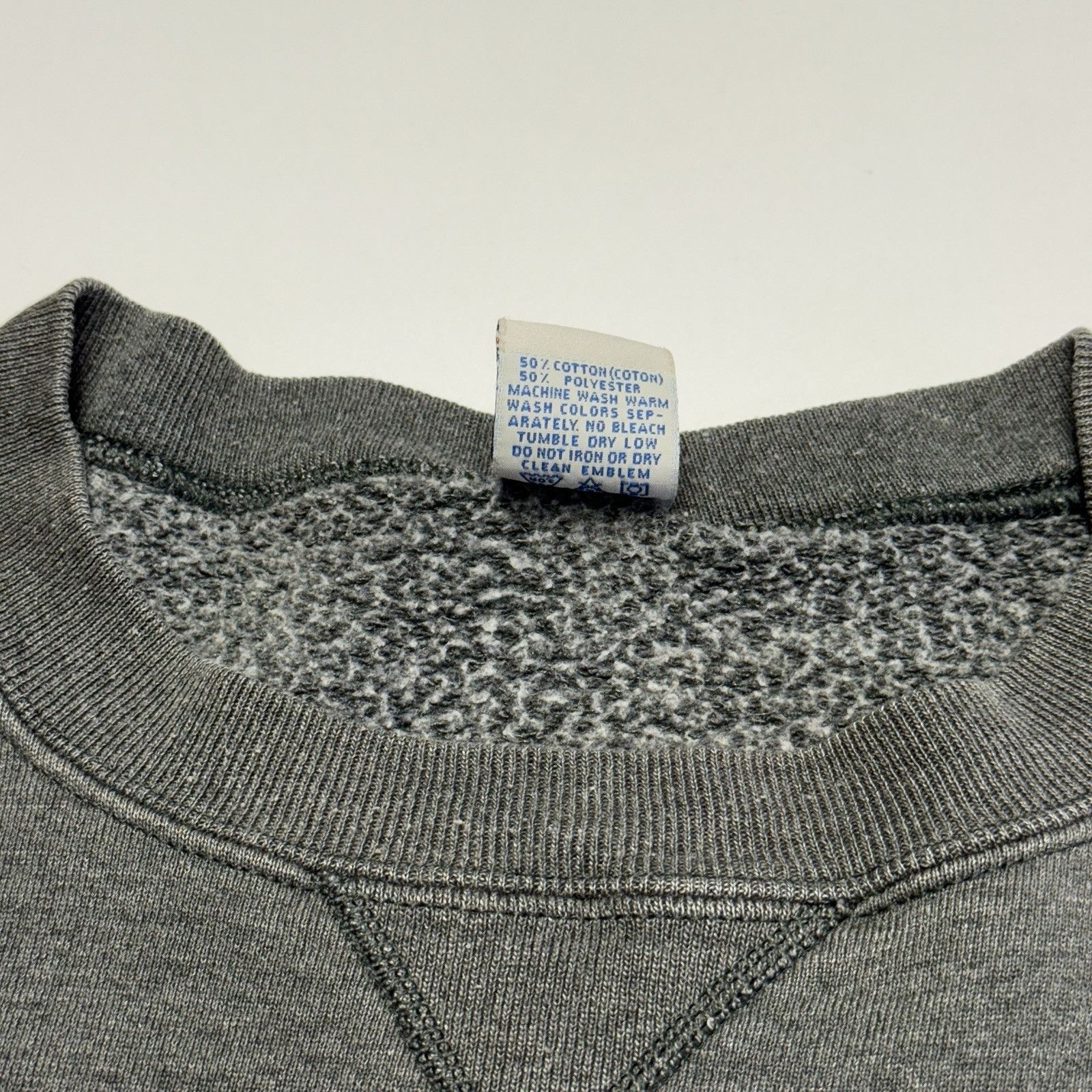 Russell Athletic Vintage Russell Athletic Sweatshirt Mens XXL 24.5x27 Gray US Size US XXL / EU 58 / 5 - 9 Thumbnail