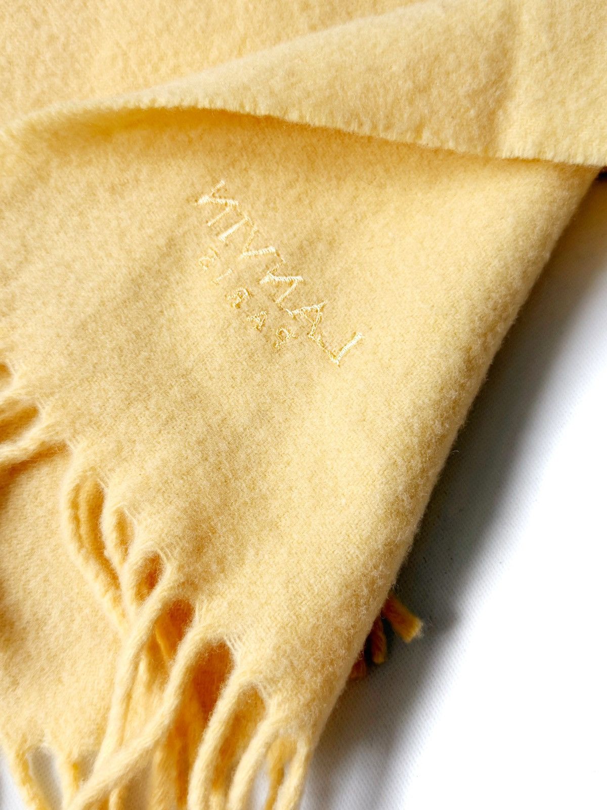 Lanvin Lanvin Classic Plain Wool Vintage Yellow Scarf Small Logo Size ONE SIZE - 5 Thumbnail