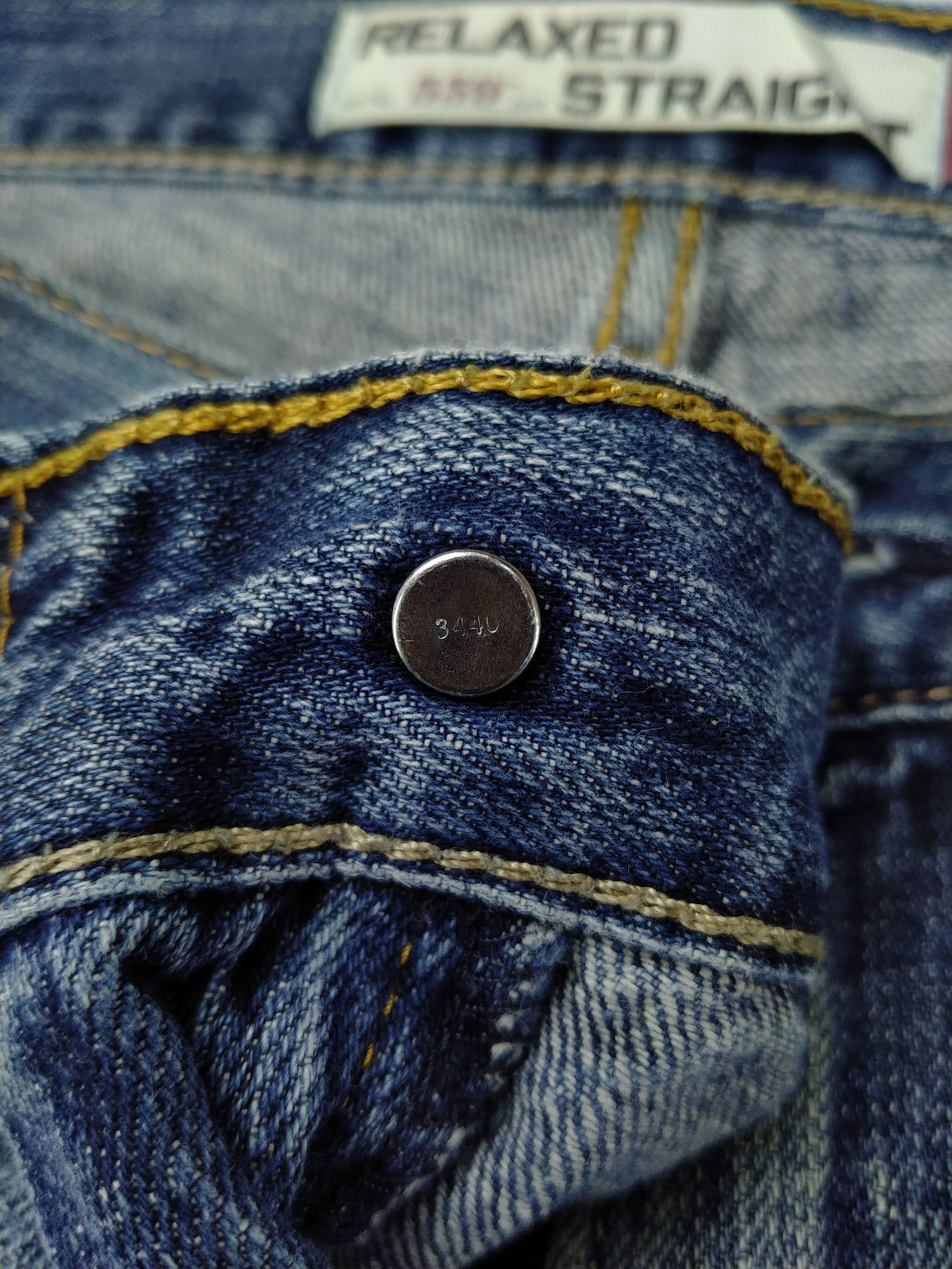 Levi's Distressed Vintage Levi's 559 Relaxed 39x32 Denim -JN327 Size US 39 - 8 Thumbnail