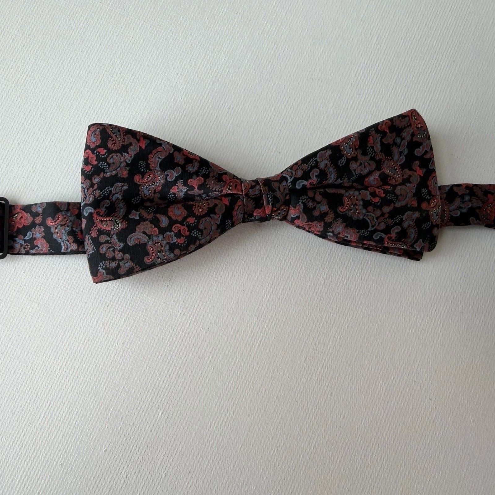 Oscar De La Renta Oscar de la Renta Vintage Silk Bow Tie BlackRed Paisley USA Size ONE SIZE - 2 Thumbnail