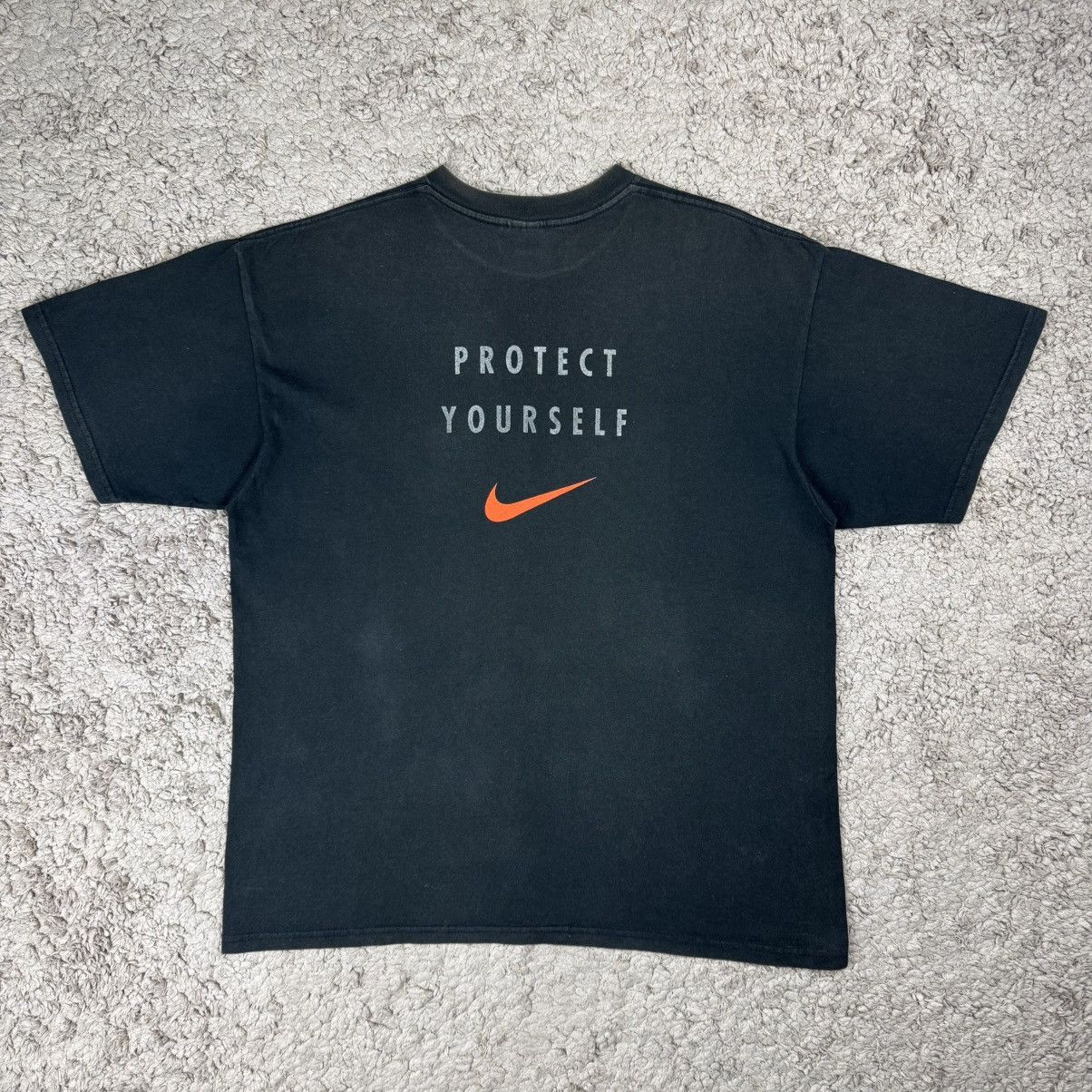 Nike Vintage Faded Nike Ndestrukt Centre Swoosh T-shirt Size US L / EU 52-54 / 3 - 2 Thumbnail