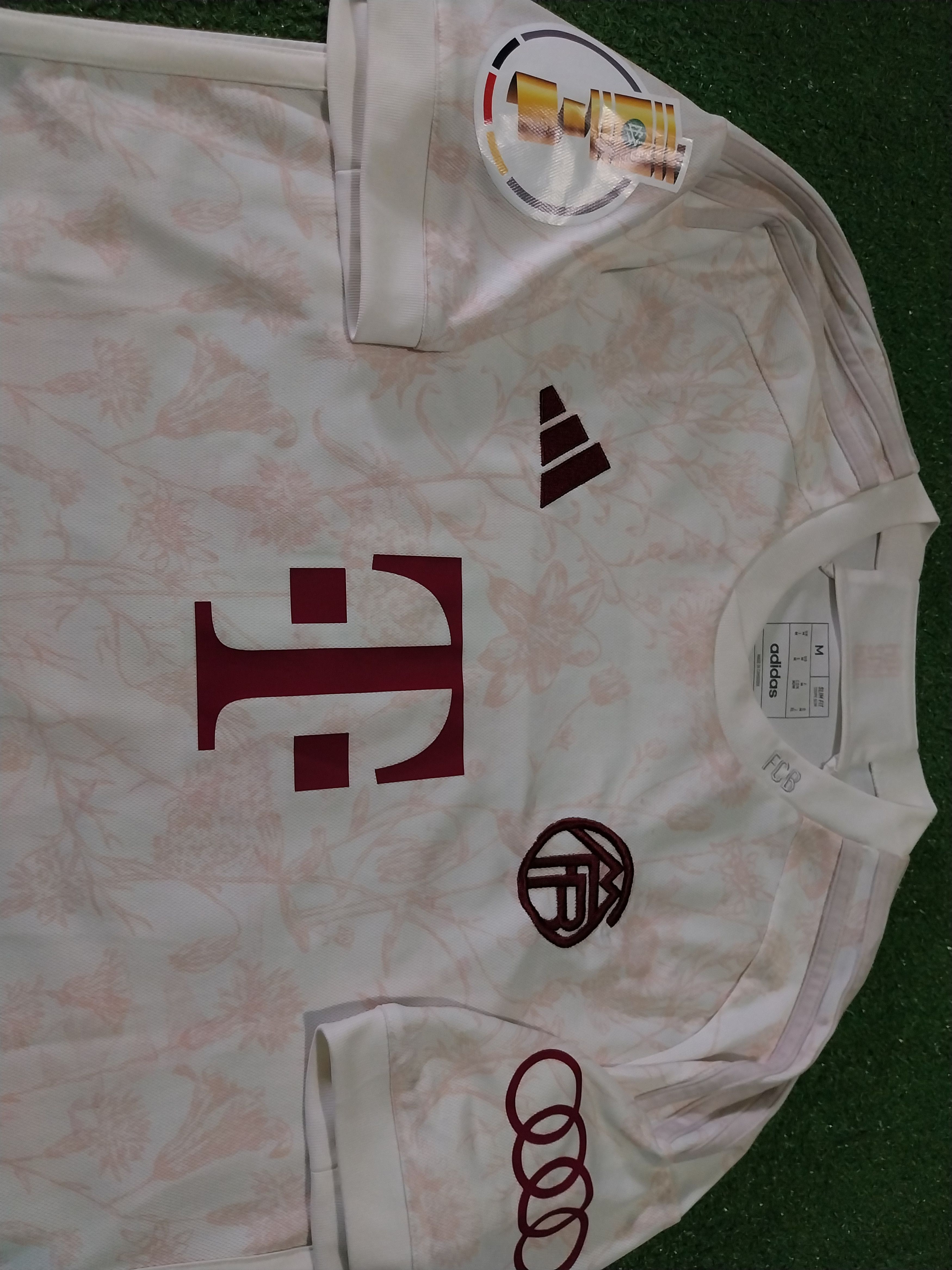 Adidas Bayern munchen 3rd 2023/2024 jamal musiala jersey football Size US M / EU 48-50 / 2 - 3 Thumbnail