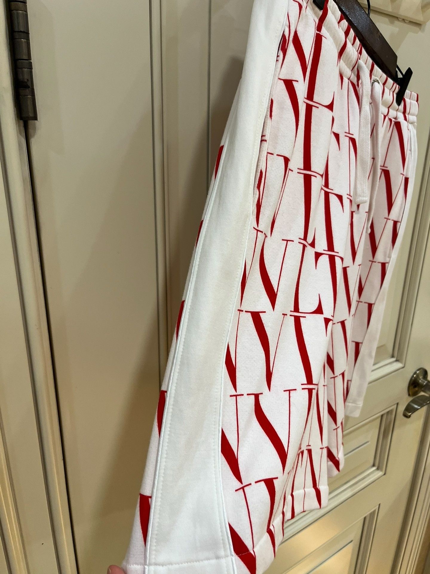 Valentino Valentino Red VLTN Print Shorts Size US 28 / EU 44 - 3 Thumbnail