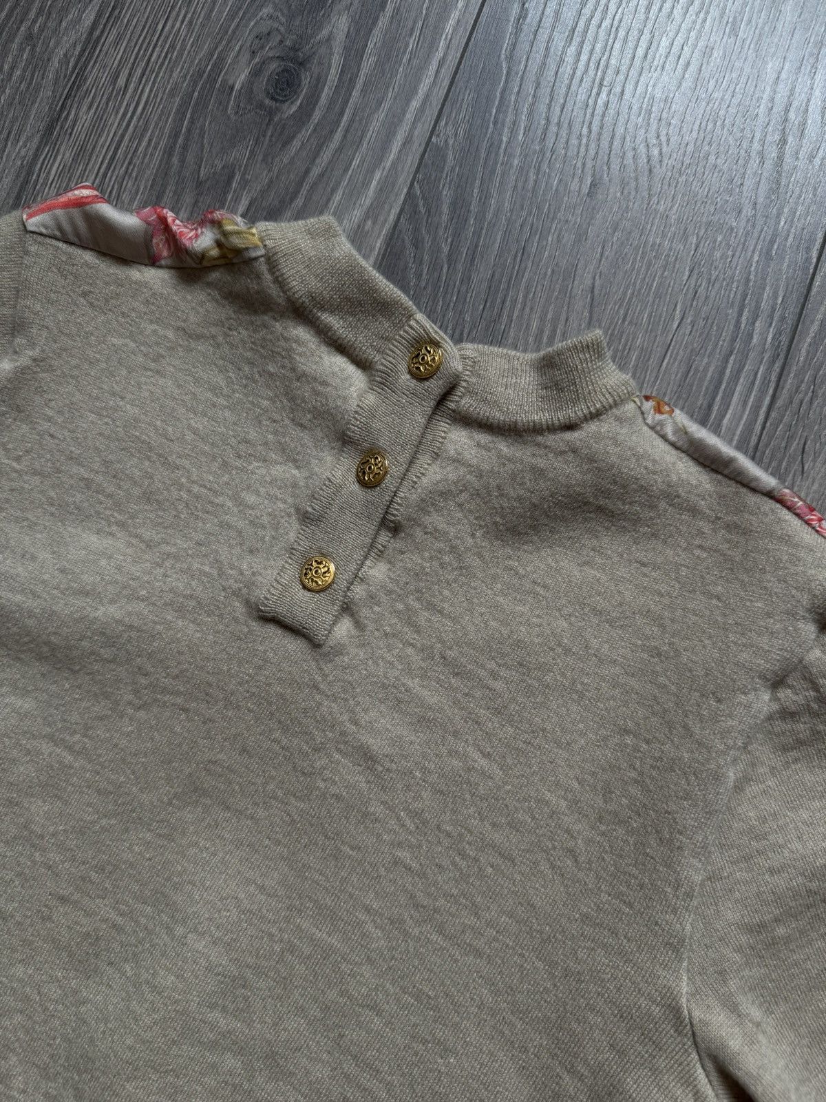 Salvatore Ferragamo Salvatore Ferragamo Wool/Silk Short Sleeve Animal t-shirt Size M / US 6-8 / IT 42-44 - 4 Thumbnail