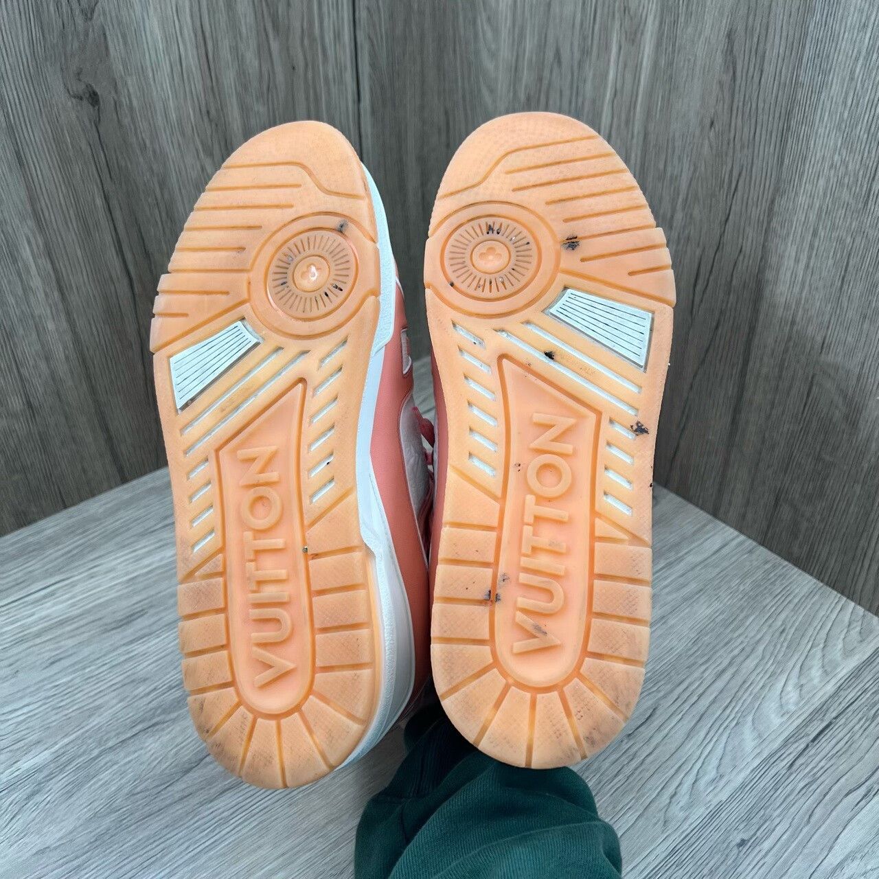 Louis Vuitton lv trainer sneakers in white and pink Size US 9 / EU 42 - 4 Thumbnail
