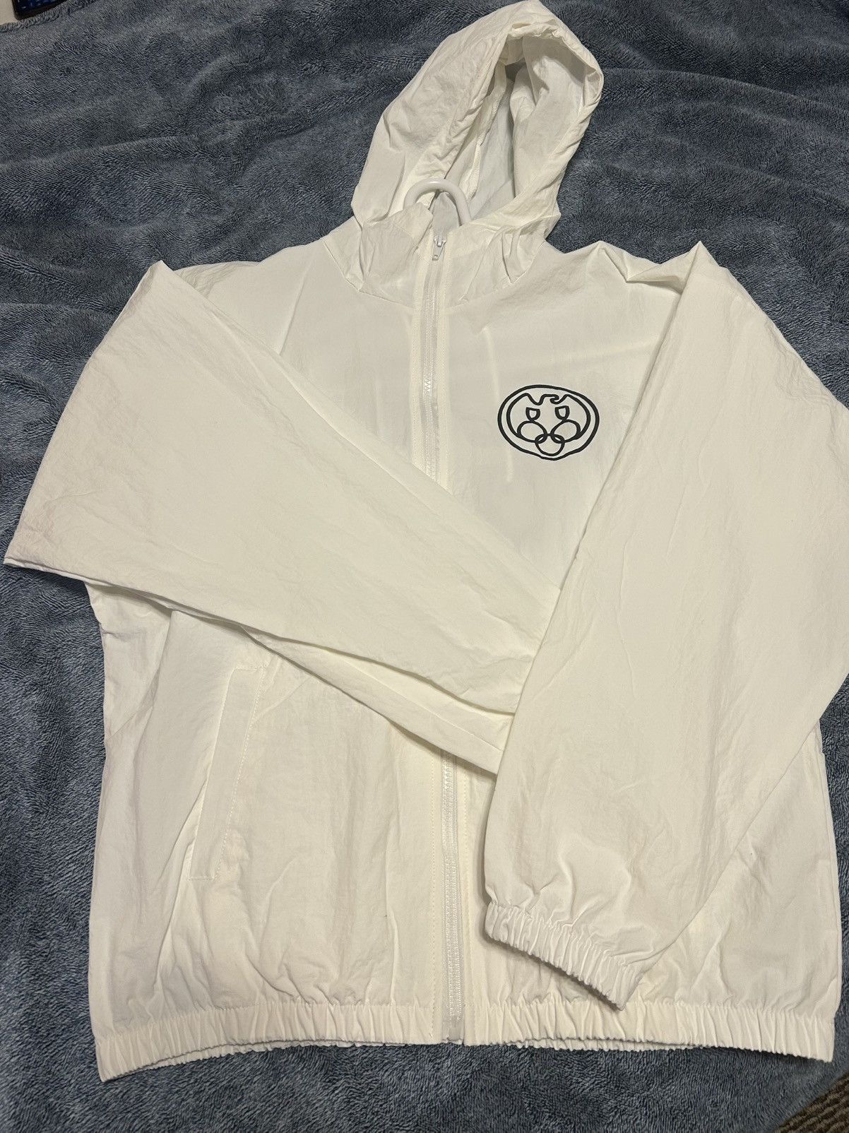 Balenciaga × Gap × Kanye West Yeezy white nylon vultures raincoat size 2 Size US L / EU 52-54 / 3 - 2 Thumbnail