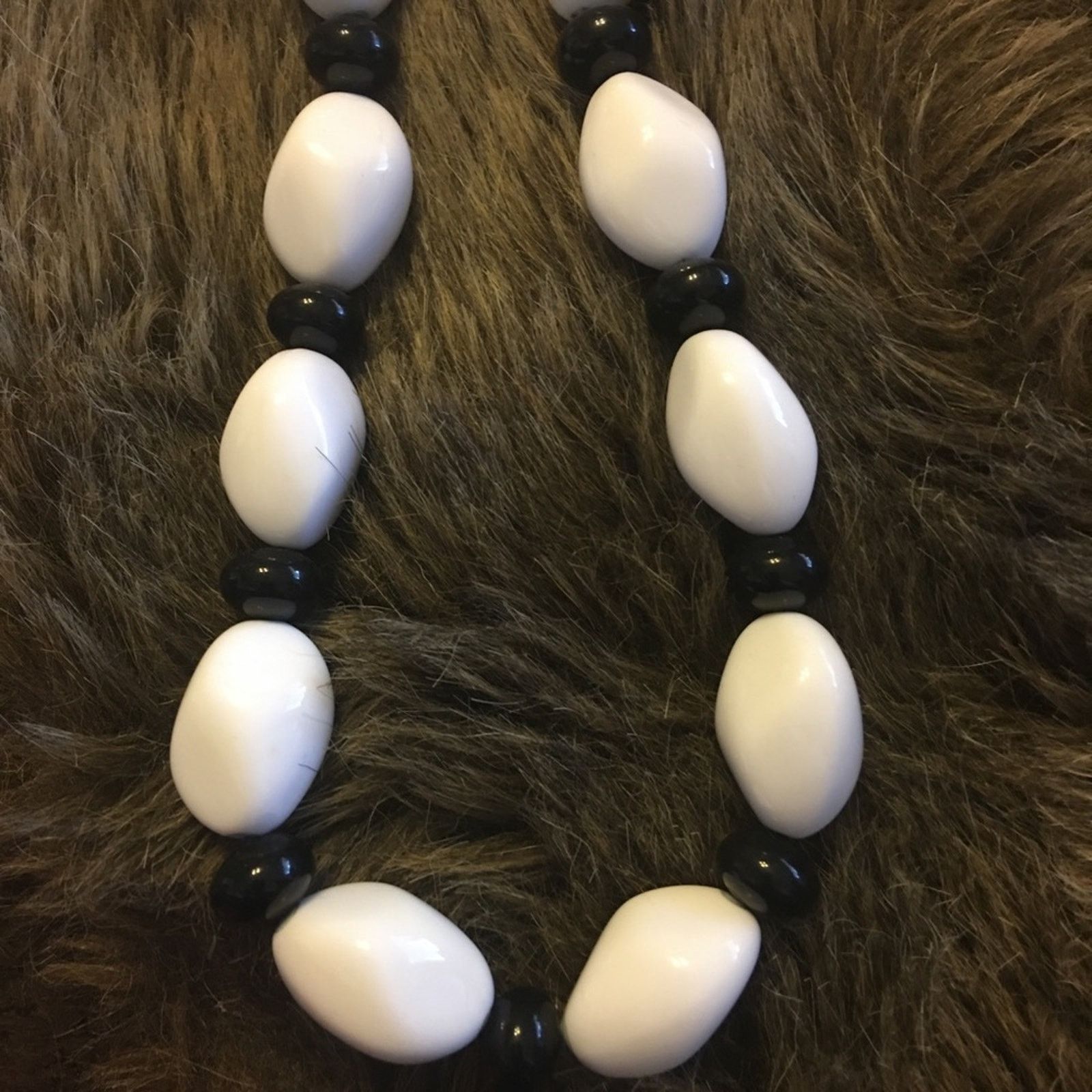 Vintage Vintage chunky black and white bead necklace Size ONE SIZE - 7 Thumbnail
