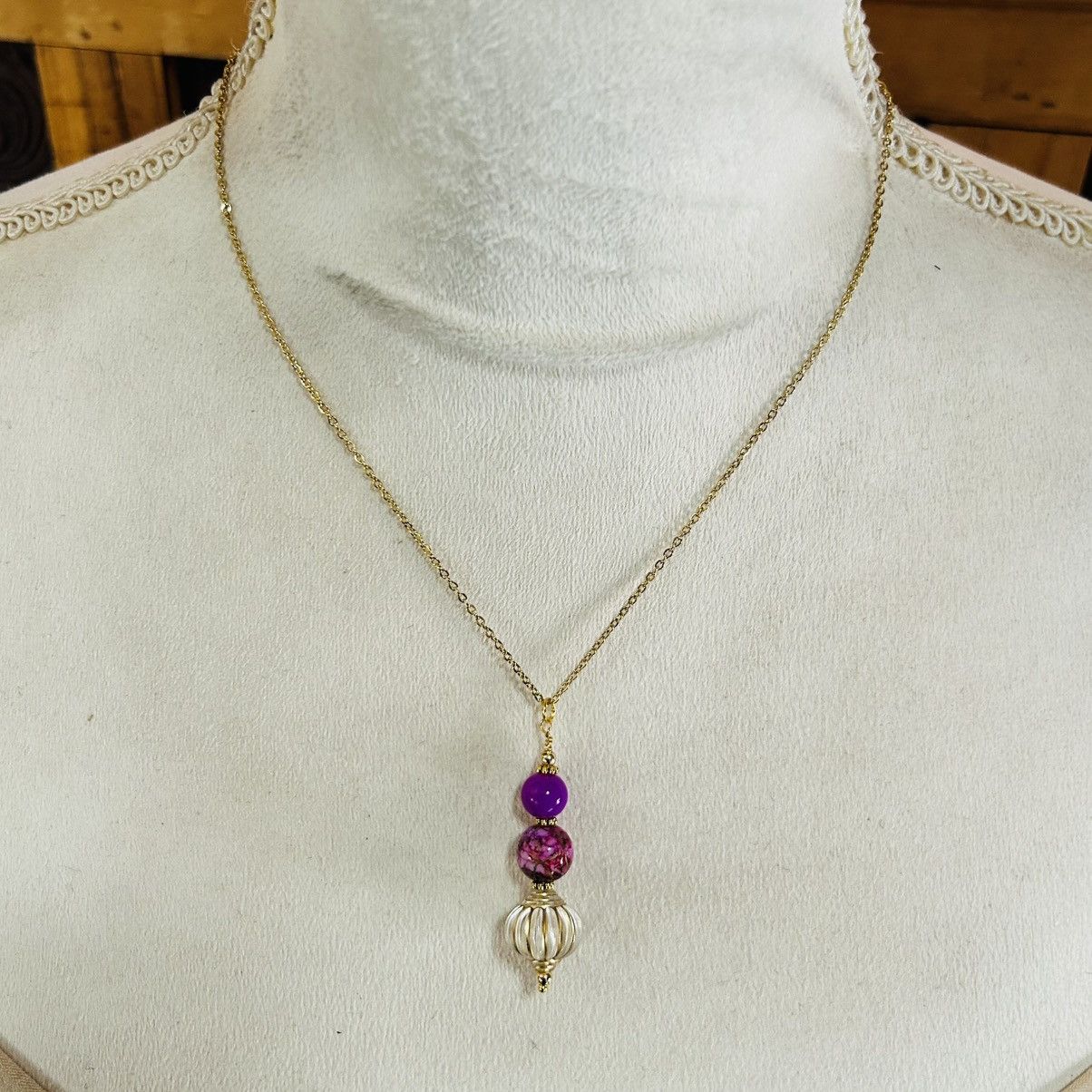 Handmade Handcrafted elegant glass beaded pendant on chain necklace Size ONE SIZE - 3 Thumbnail