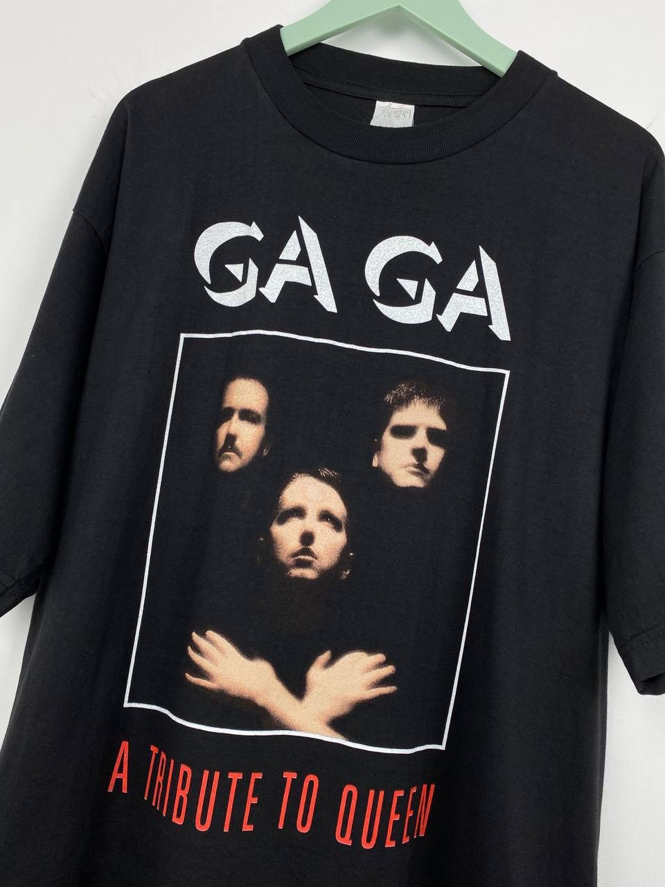 Band Tees Vintage 1995 Queen Radio Ga Ga T Shirt Pink Floyd Mercury Size US XL / EU 56 / 4 - 2 Thumbnail