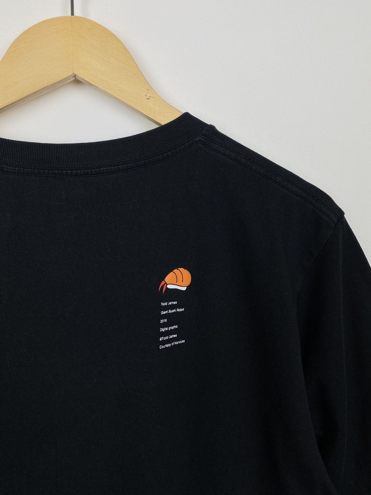 Uniqlo Uniqlo x Todd James Art Japanese Tee Men’s Size M Black Size US M / EU 48-50 / 2 - 4 Thumbnail