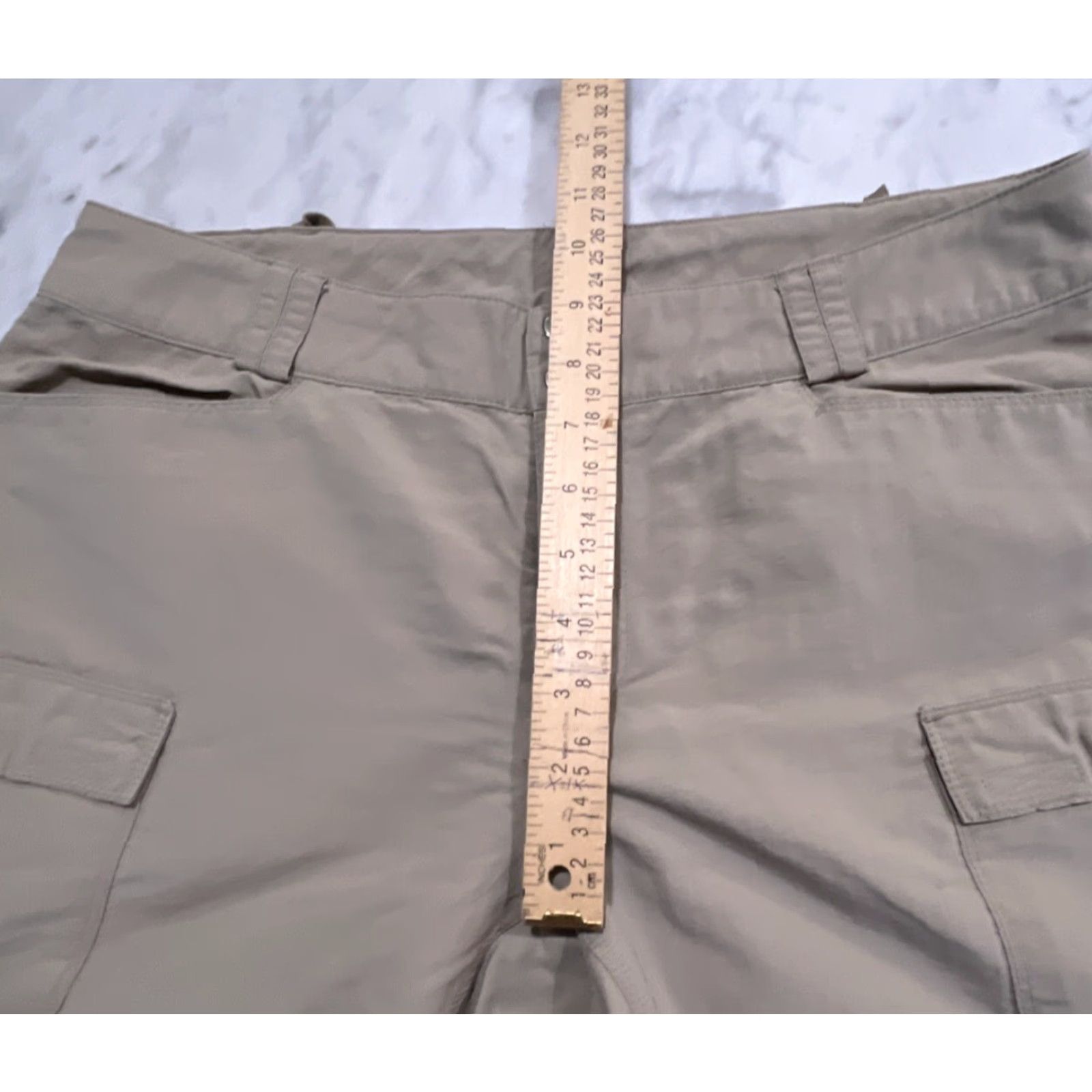 The North Face THE NORTH FACE Lightweight Convertible Pants Women's Size 14 Beige Cargo Zip Off Outdoor Size 36" / US 14 / IT 50 - 7 Thumbnail