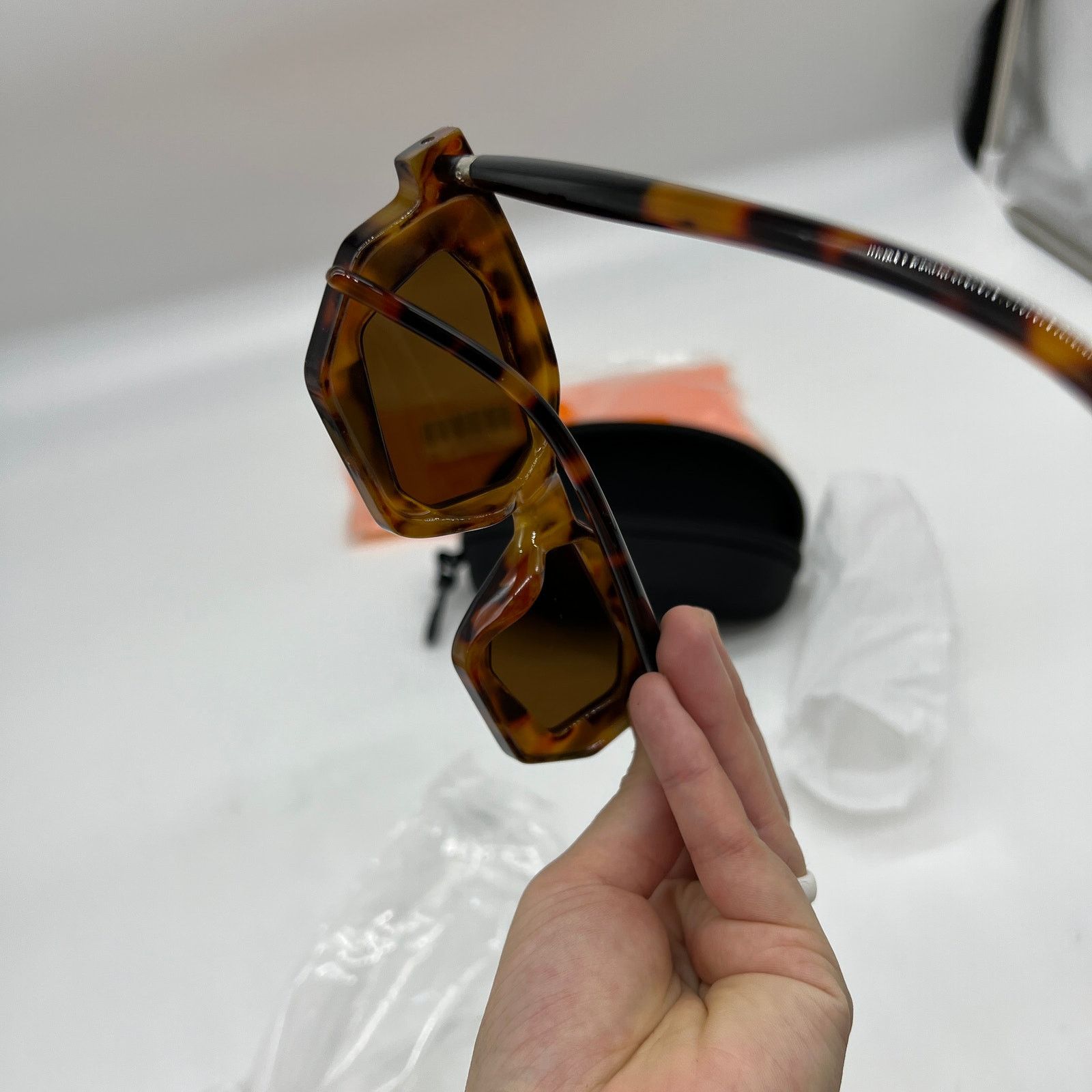 Other OQQ Fashion Sunglasses for Women Brown Color New in Box Size ONE SIZE - 5 Thumbnail