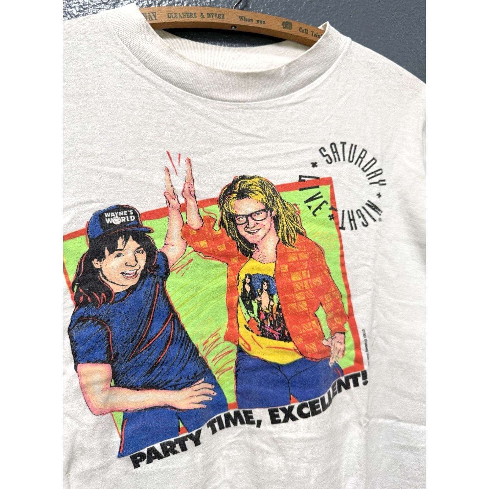Delta VINTAGE Wayne’s World 1991 White T-Shirt XL Delta Shirt Men White 1991 Wayne’s World SNL Tee XL Delta Mens Size US XL / EU 56 / 4 - 4 Thumbnail