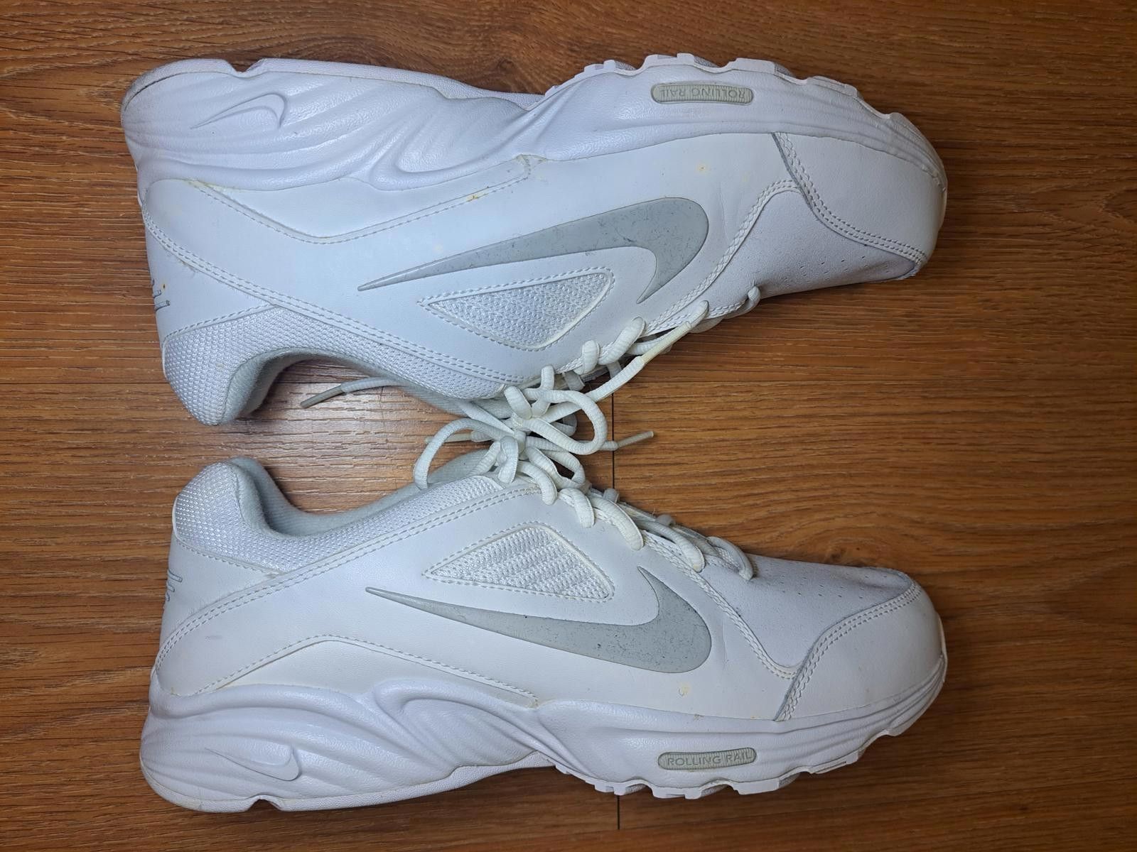 Nike Nike View 3 Mens Shoes 8.5 White Athletic Size US 8.5 / EU 41-42 - 8 Thumbnail