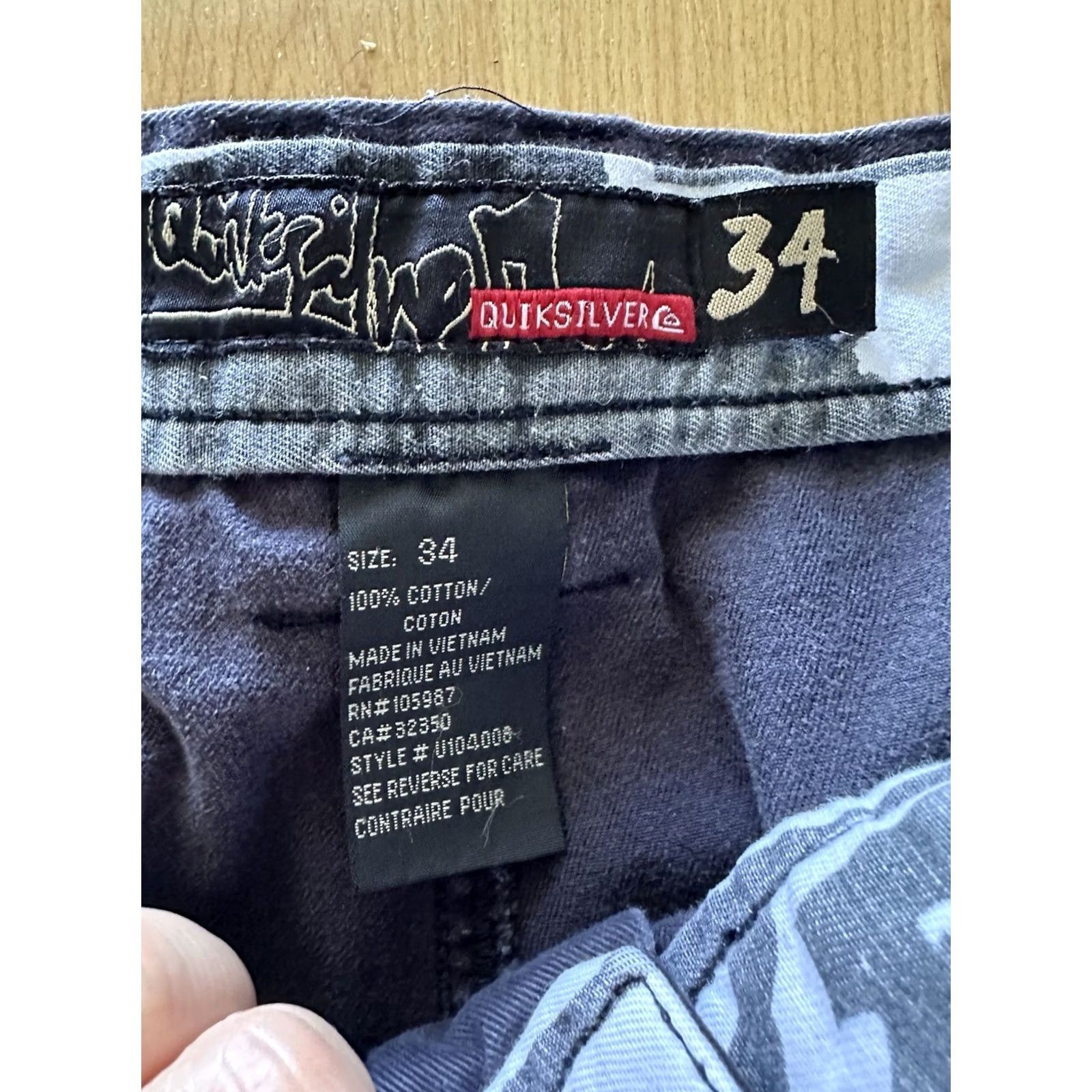 Quiksilver Vintage Quicksilver Shorts Mens 34 Black Baggy Cargo Button Snap Pockets 90s Y2K Size US 34 / EU 50 - 5 Thumbnail