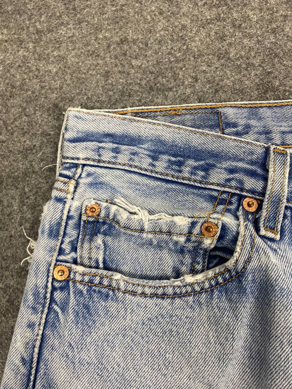 Levi's vintage levis 501 distressed denim nice design Size US 35 - 13 Thumbnail