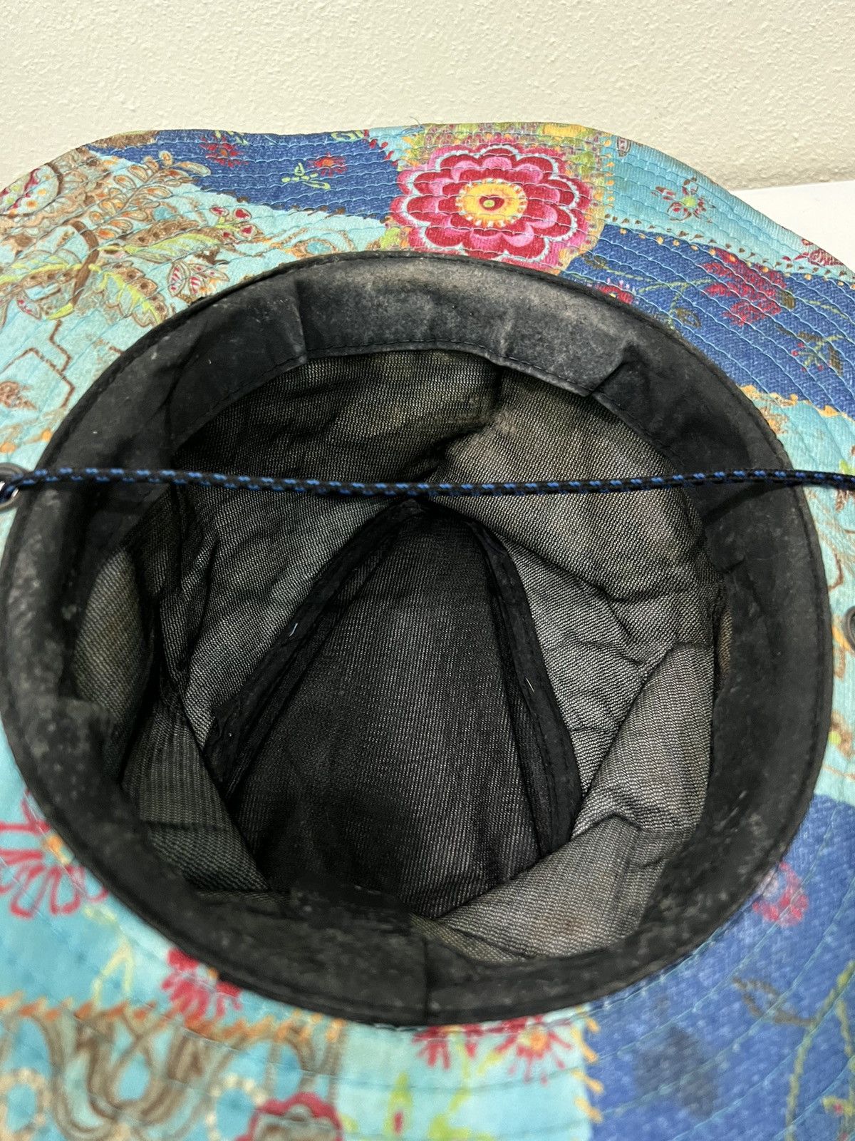 Japanese Brand Japanese Brand Overprint Bucket Hats Size ONE SIZE - 7 Thumbnail