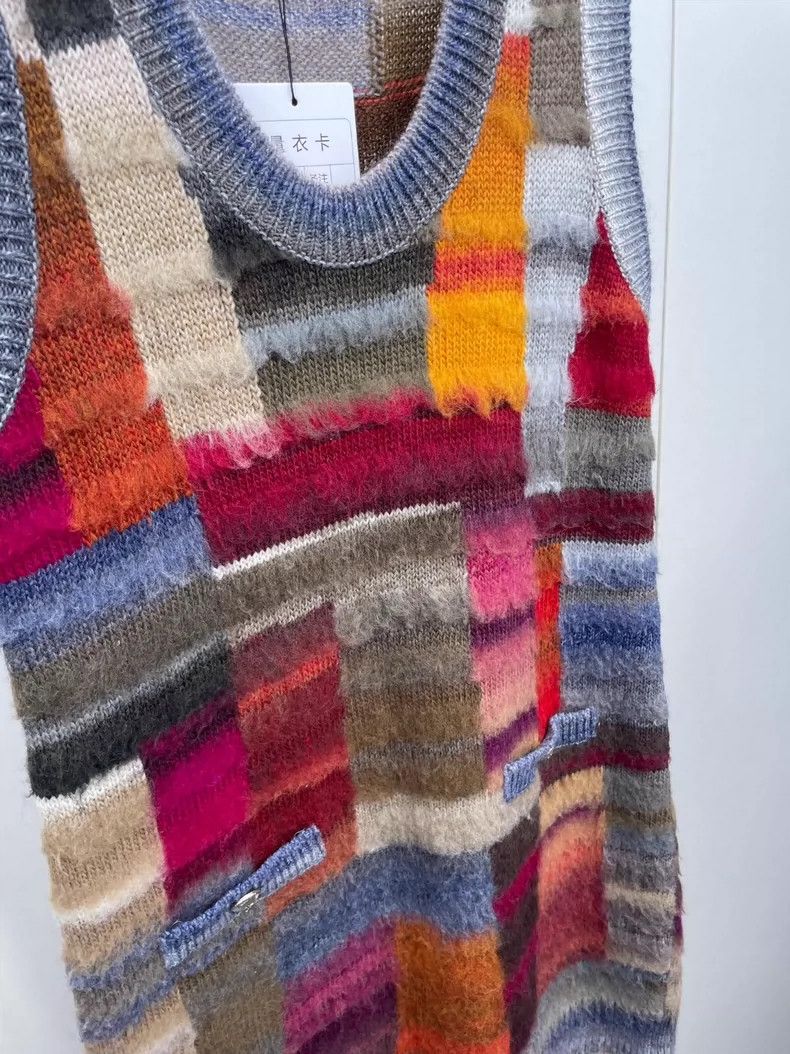 Chanel Chanel 24A sheep wool color block stitching knitted vest sk Size XS / US 0-2 / IT 36-38 - 4 Thumbnail