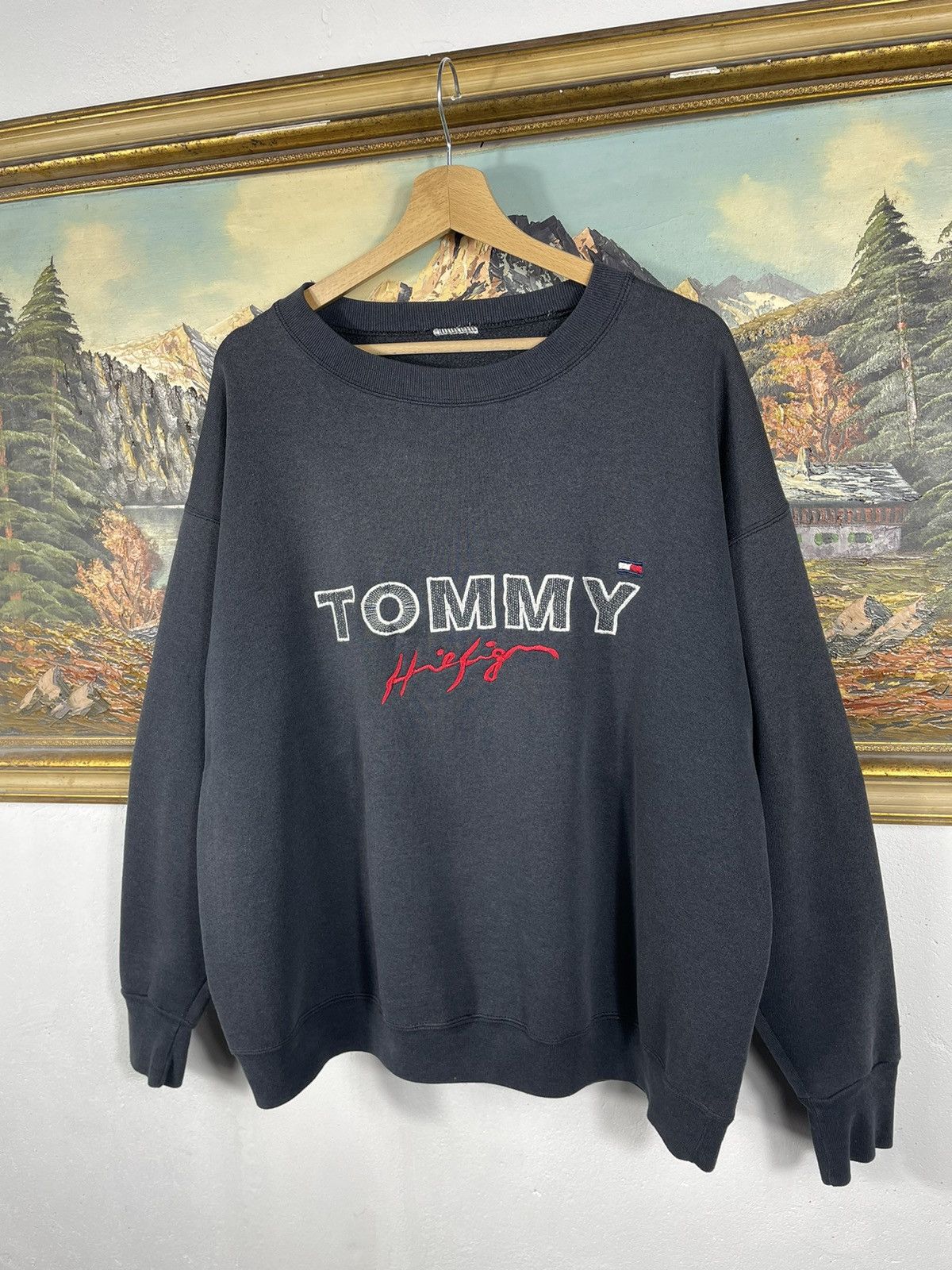 Tommy Hilfiger × Vintage TOMMY HILFIGER 90S VINTAGE CENTER LOGO OVERSIZE SWEATSHIRT Size US L / EU 52-54 / 3 - 3 Thumbnail