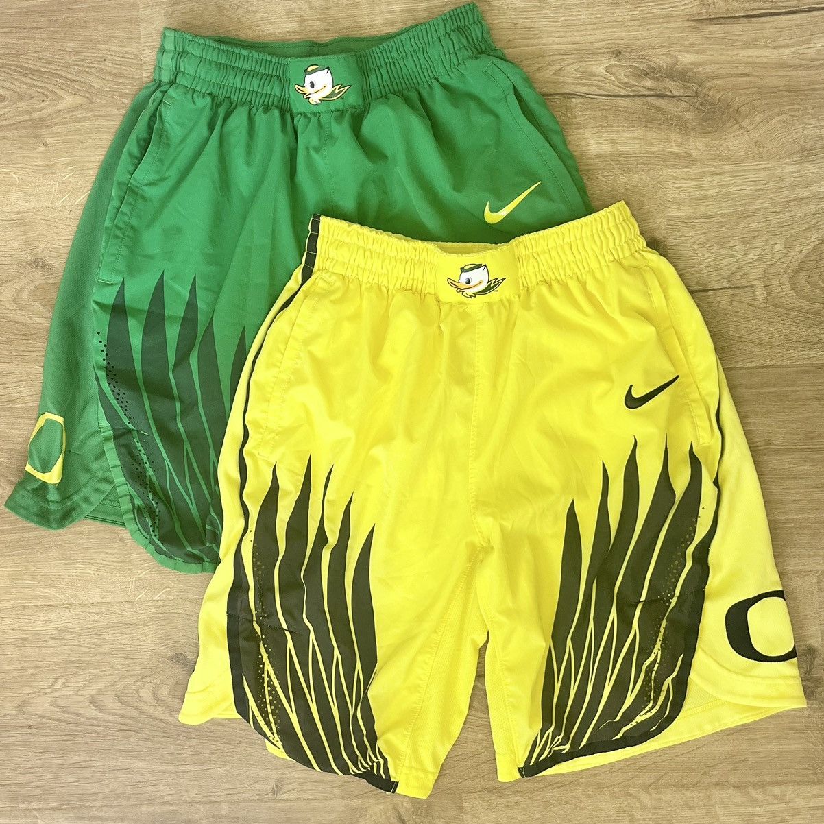 image of Nike Oregon Ducks 2019 NCAA Basketball Shorts Bundle Size M in Green, Men's