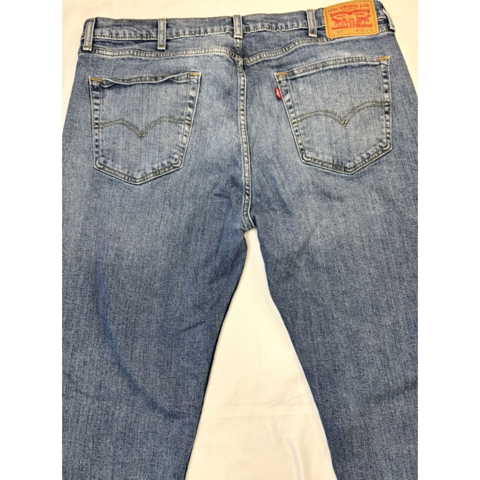 Levi's Levi’s 505 Classic Straight Leg Blue Jeans Measures 38x31 tag 40x32 Men’s Size US 38 / EU 54 - 6 Thumbnail
